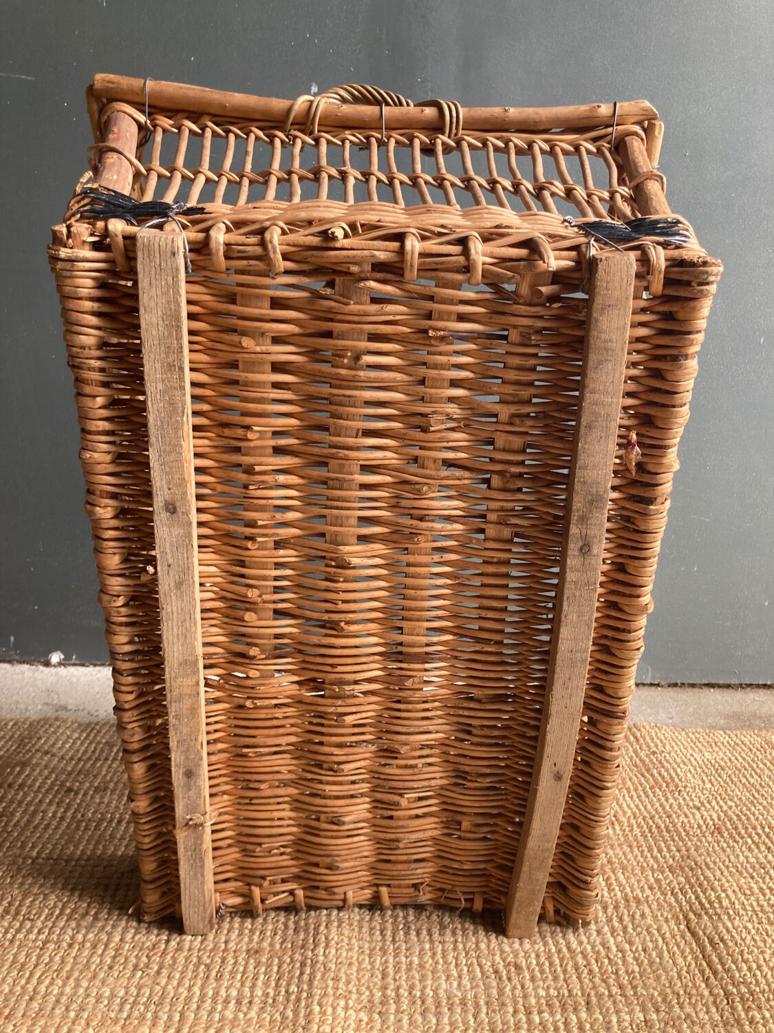 Wicker laundry basket