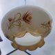 Suspension vintage en verre opalin décor floral stylisé beige doré