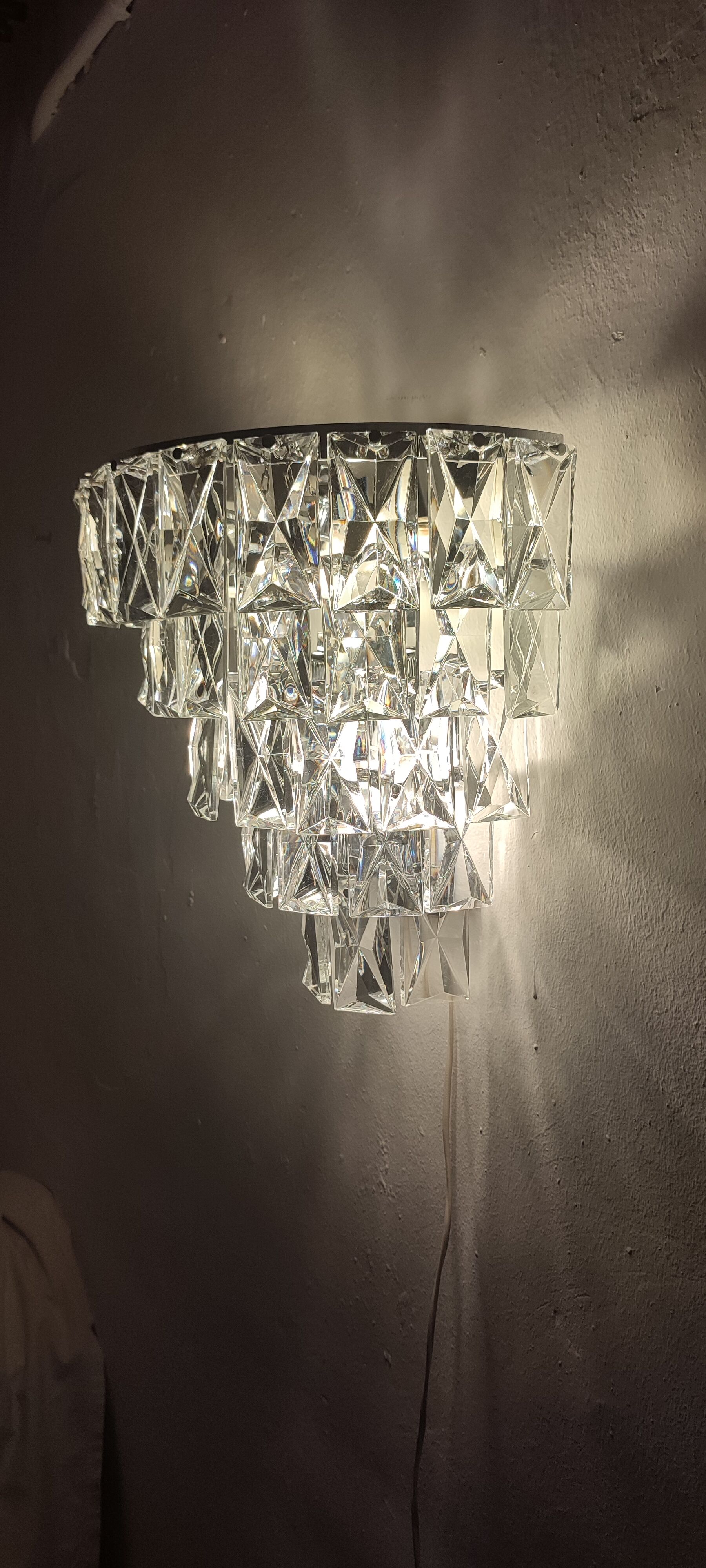 Apply "kinkeldey" crystals. Germany 1970s