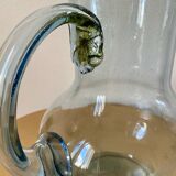 Pichet à eau en verre soufflé bleu style Biot