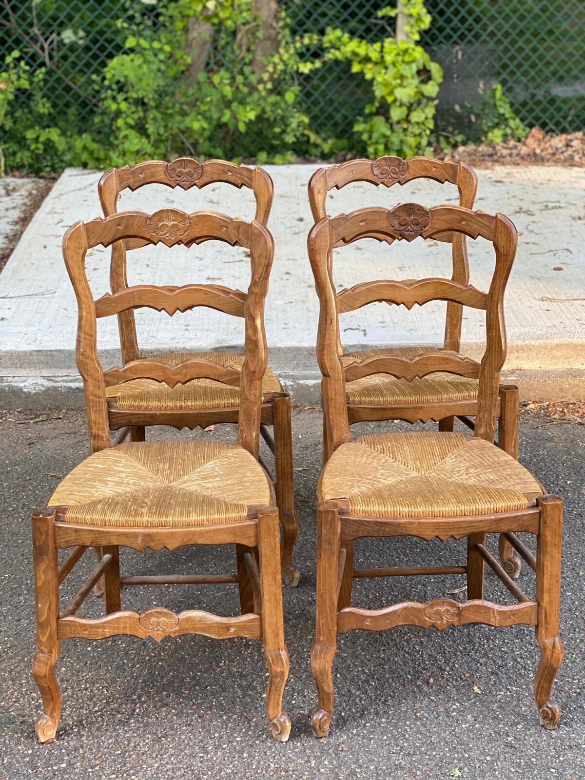 4 Louis XV chairs in solid blond oak and straw wood with shell sculptures