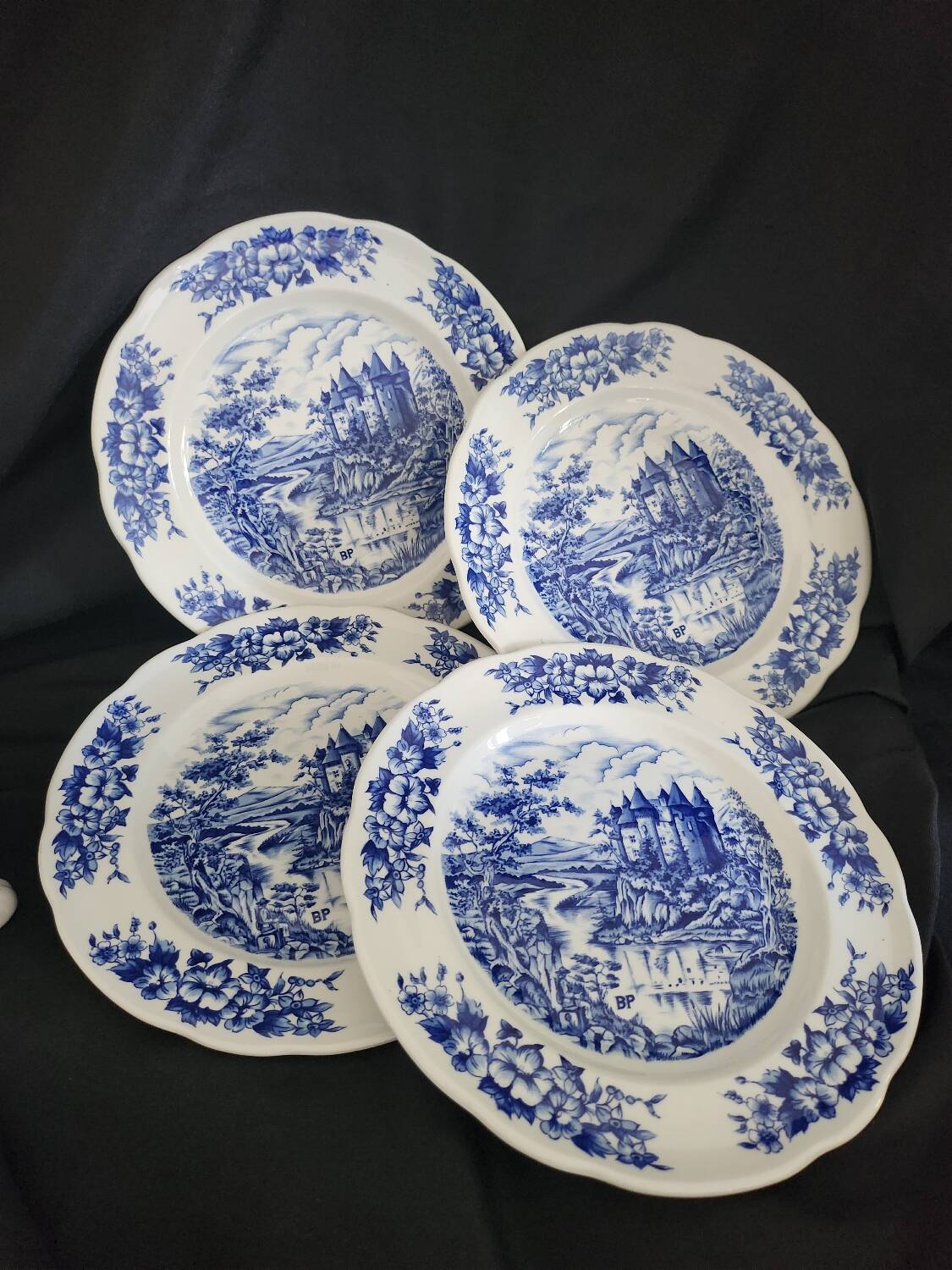 Set of 4 Pyroblan porcelain plates with vintage blue and white decor
