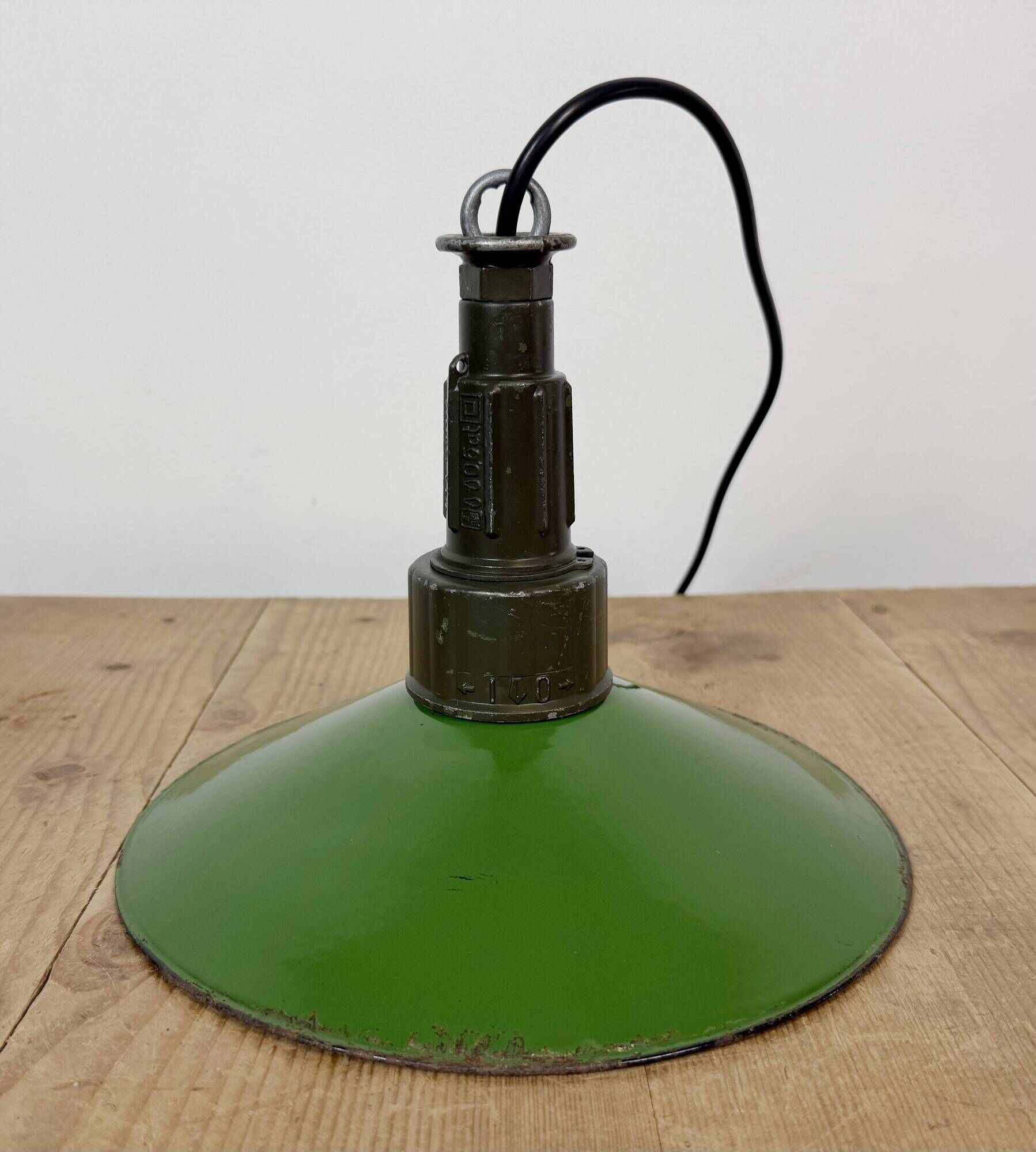 Industrial Green Enamel Military Pendant Lamp with Cast Aluminium Top, 1960