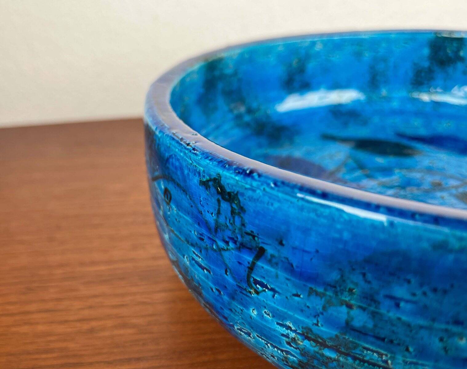 Bowl in the shape of a fish, modern fish from the mid-century by Aldo Londi for Bitossi, Italy, 1960s.