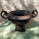 Former pair of iron cast Medici planters