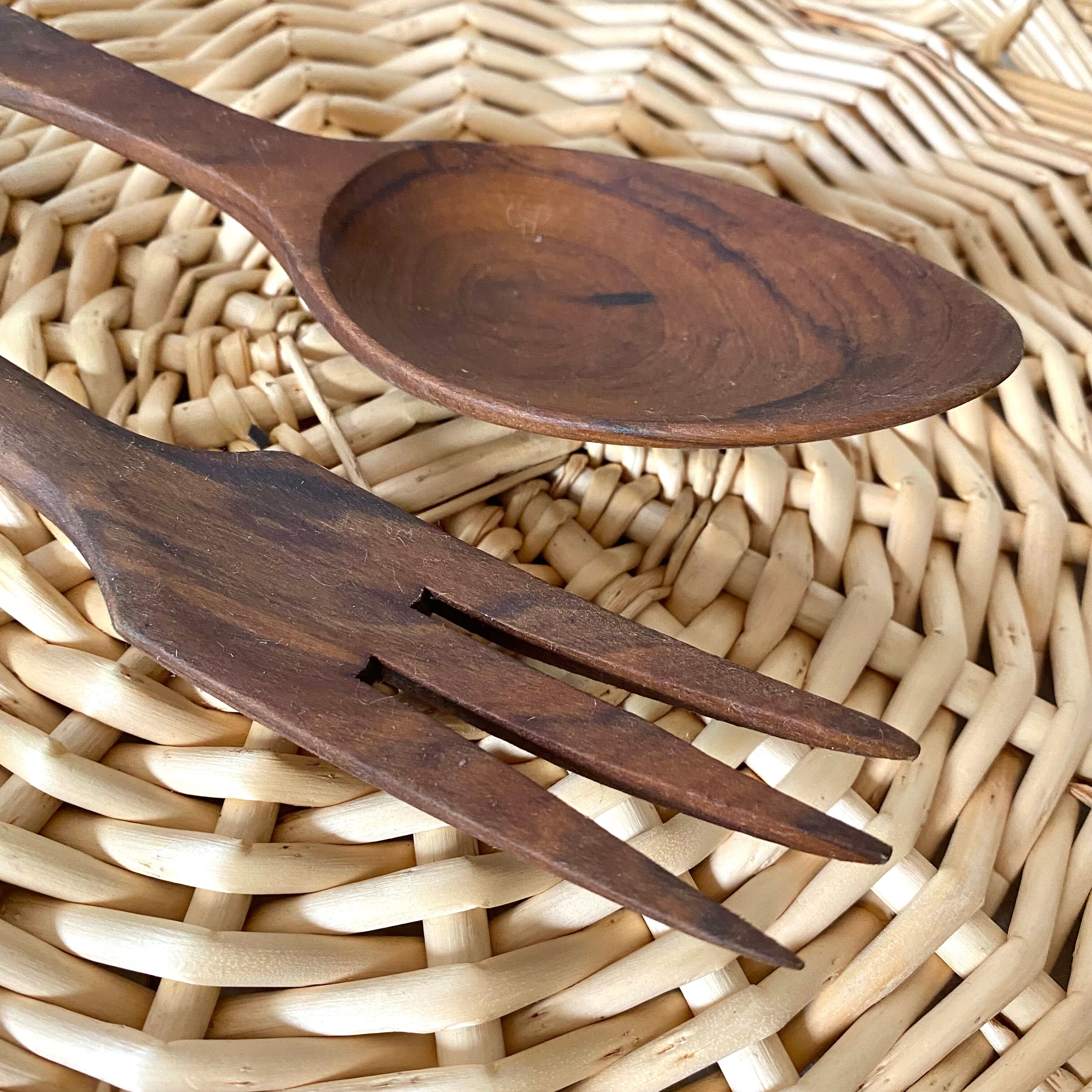 Salad cutlery in olive wood