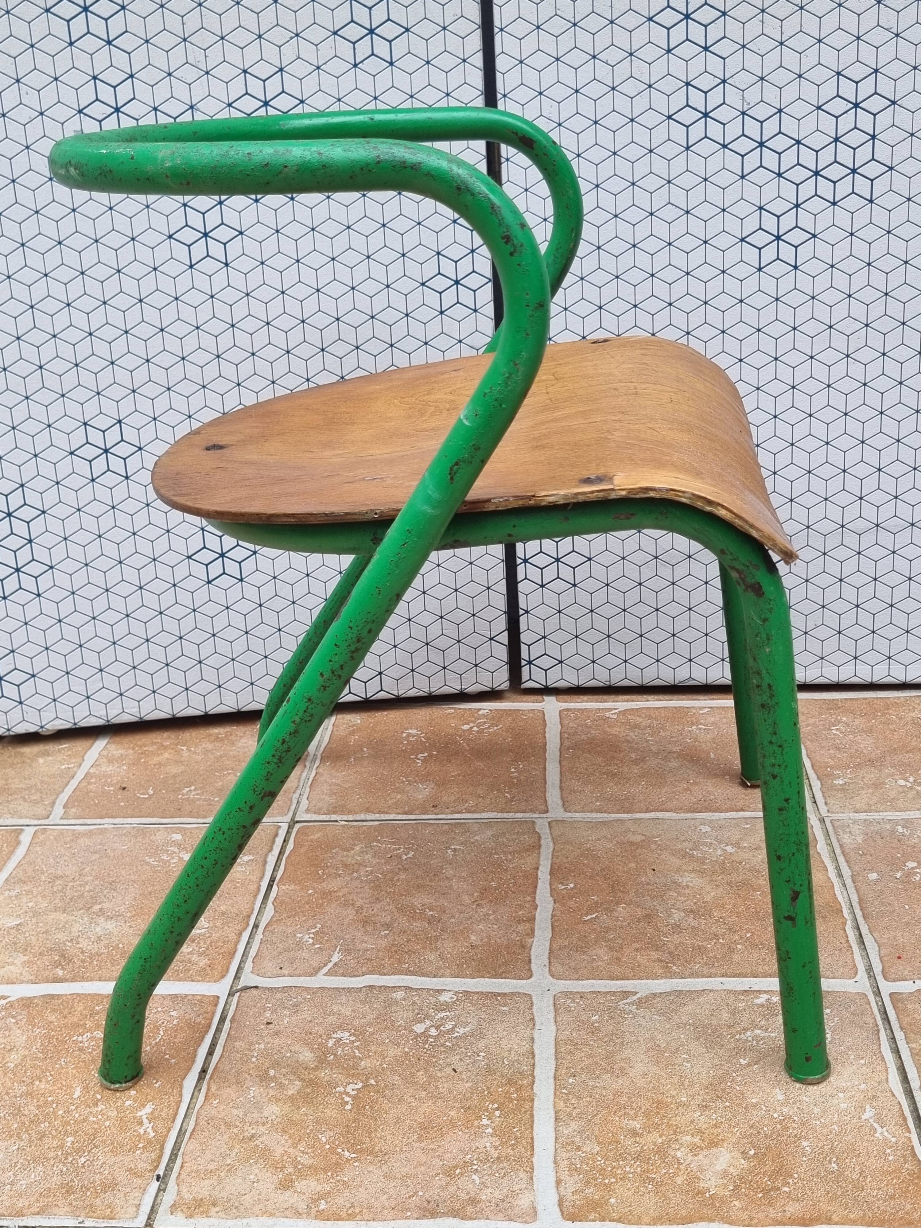Mullca 300 children's chair by Jacques Hitier – Design 1949