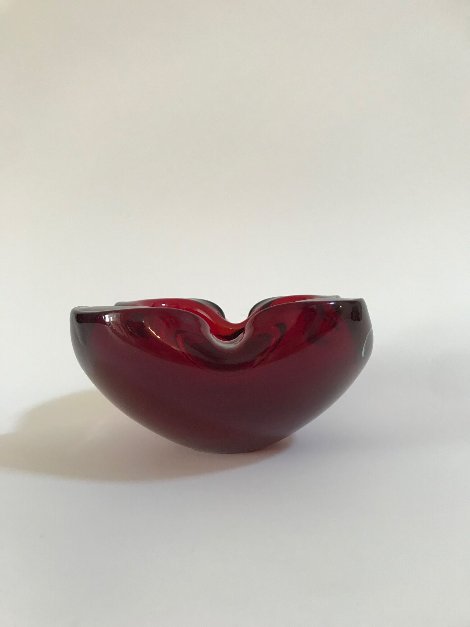 Red and blue ashtray by Flavio Poli for Seguso, in Murano glass 1960