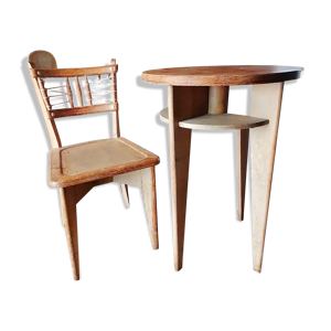 Table ronde et sa chaise,