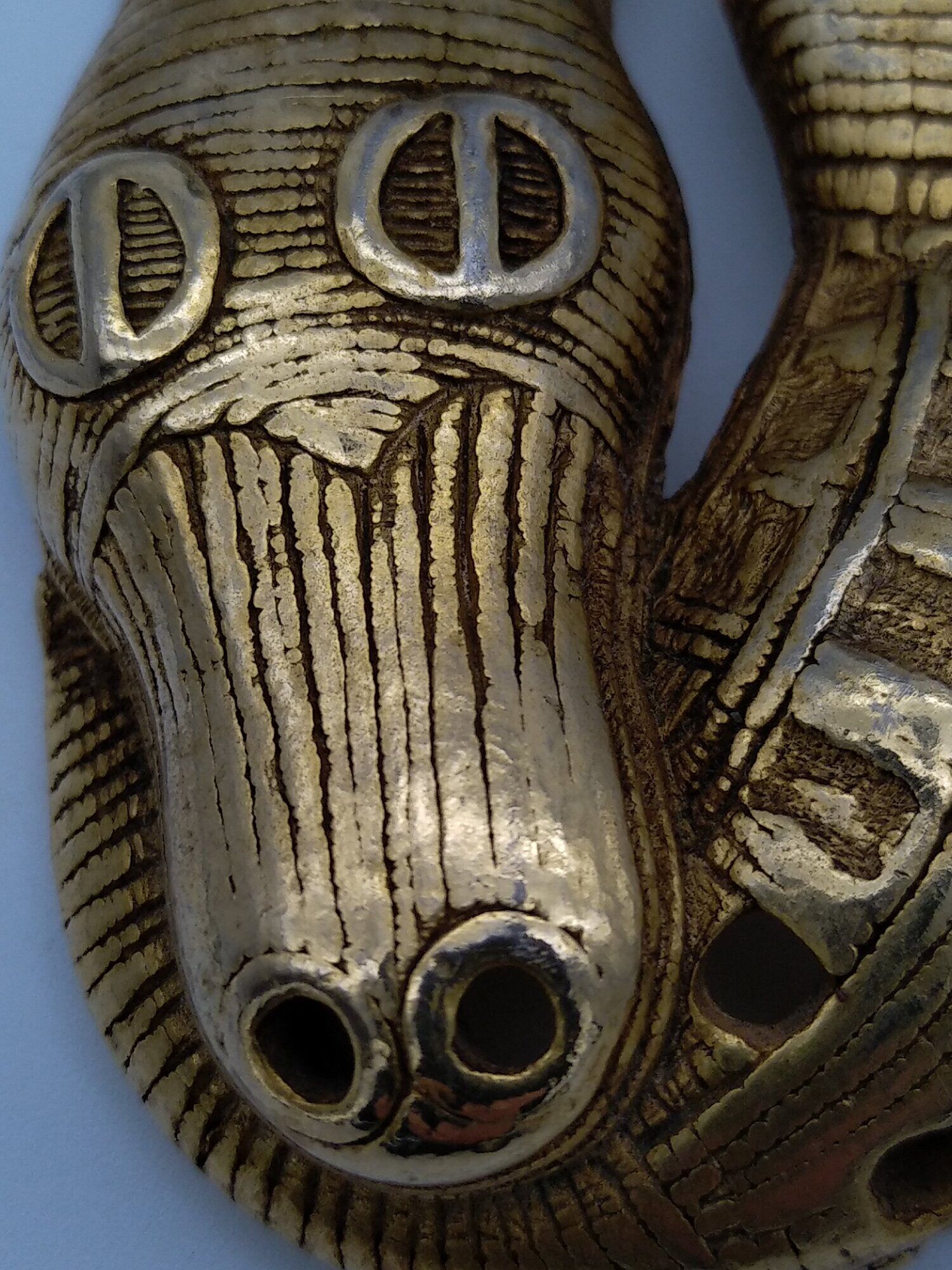 Clipboard zoomorphic crocodiles replica of the branly museum