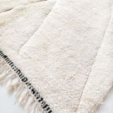 Moroccan Berber carpet Beni Ouarain unbleached with engraved patterns 289x196cm