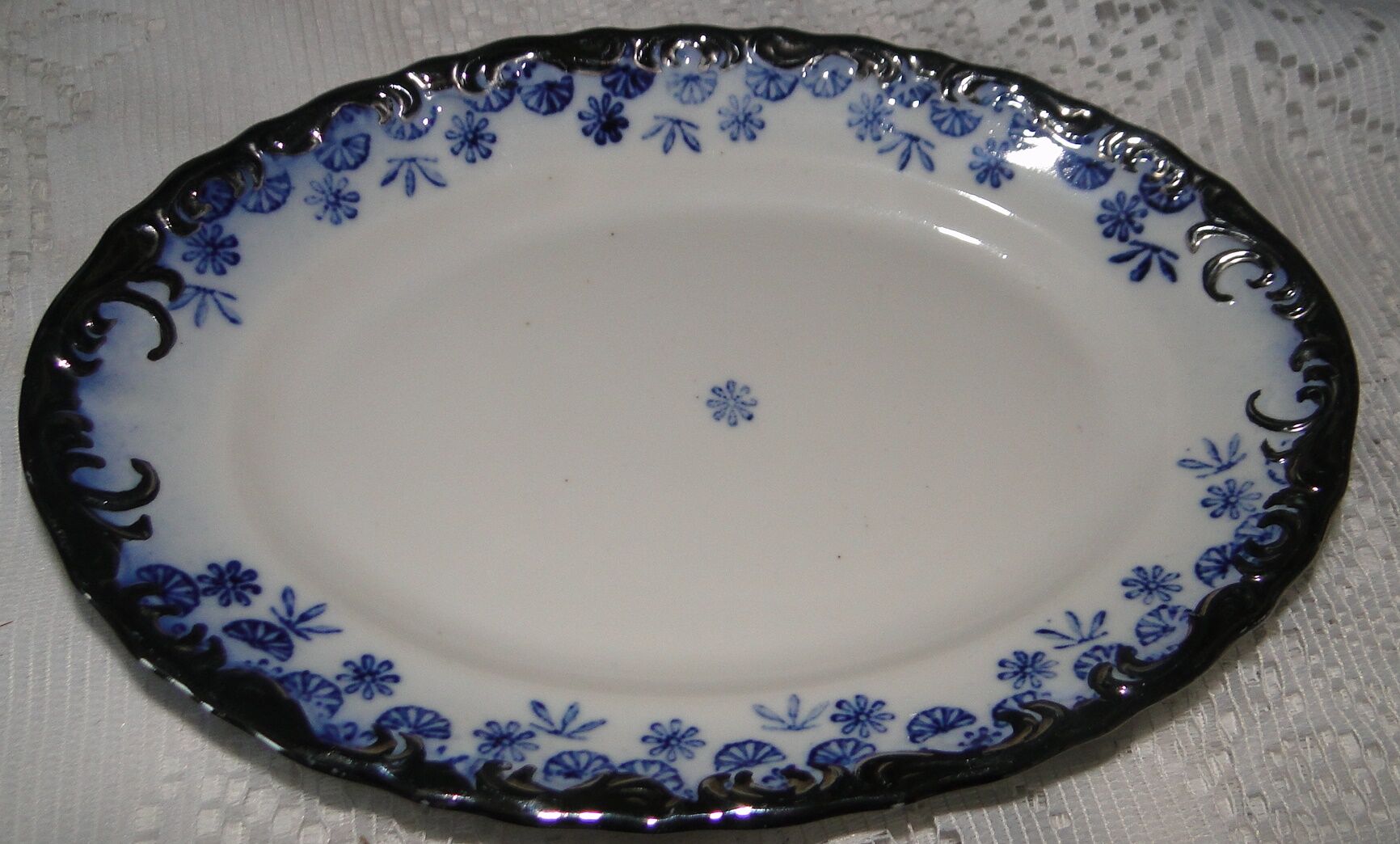 Lot of 2 serving dishes porcelain alba julia romania