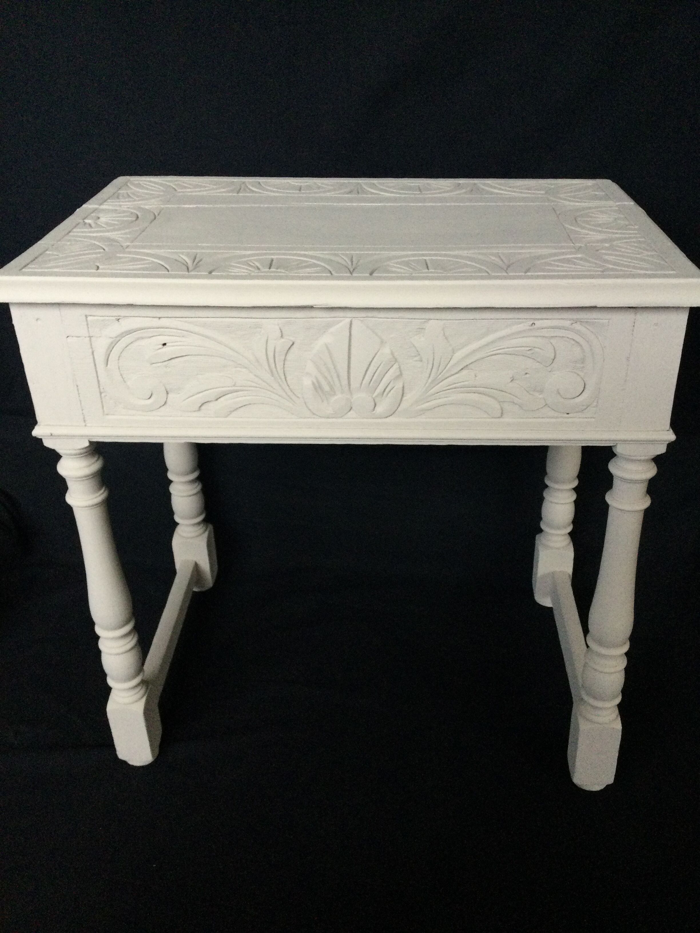 Bureau peint