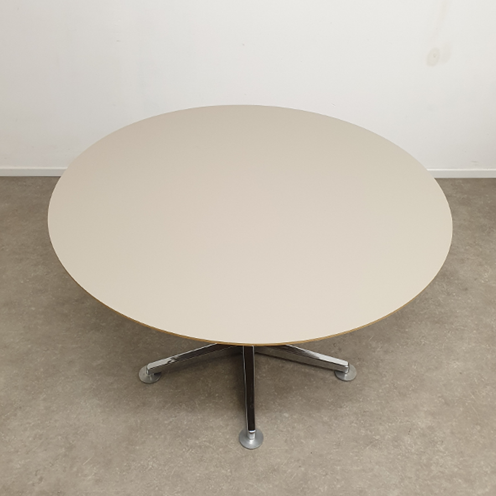 Round Casus table by Toine van den Heuvel for Artifort / lande, 2005