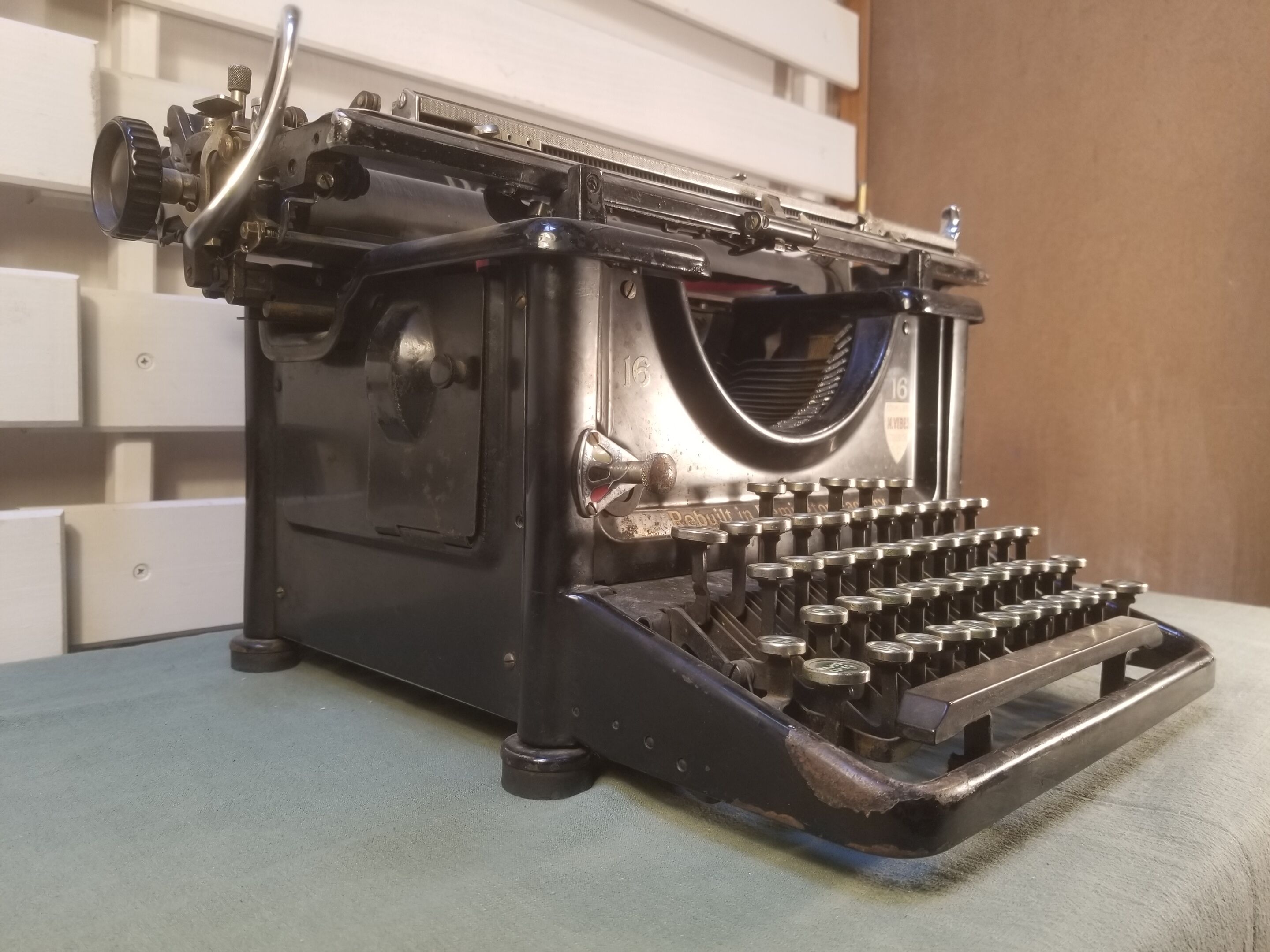 Remington 16 mechanical typewriter - 30s