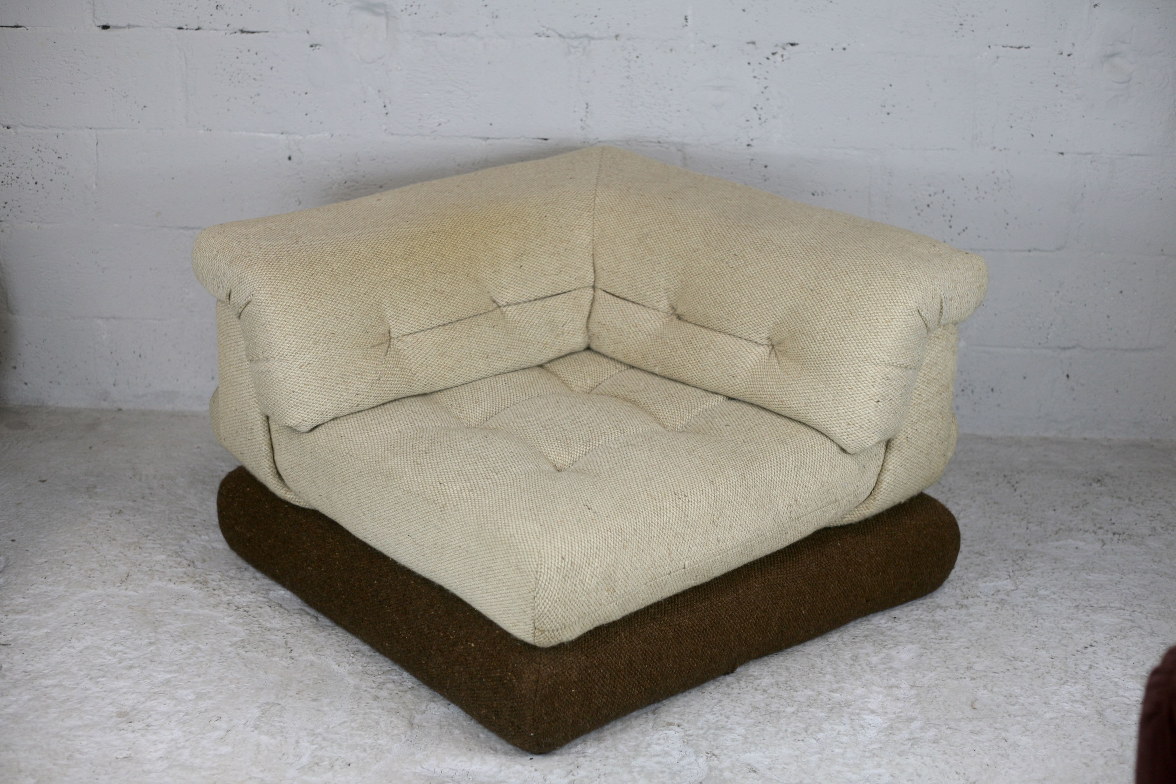 Modular sofa Mah Jong, Hans Hopfer, France, 1971. Roche Bobois Edition.