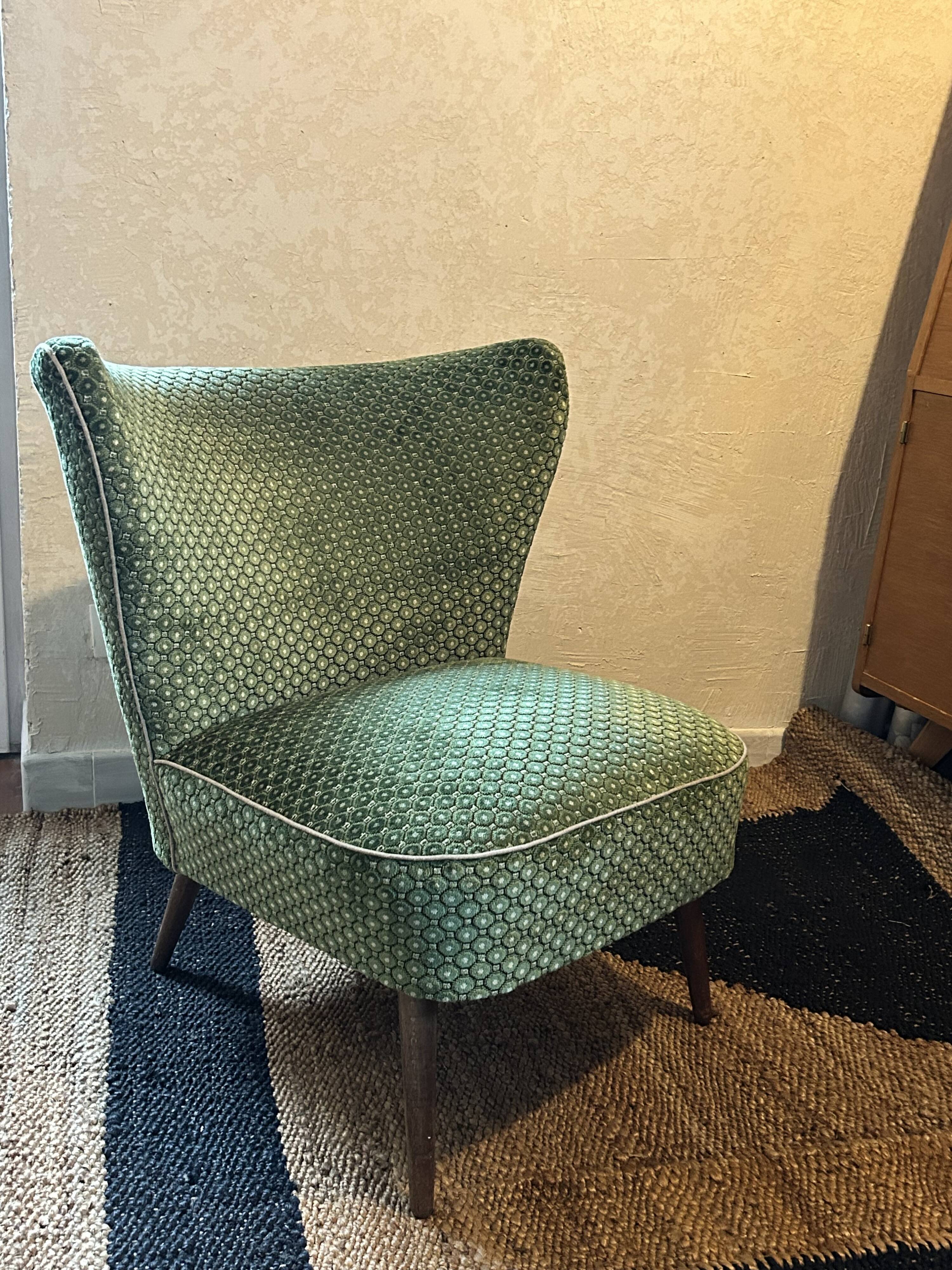 Cocktail chair