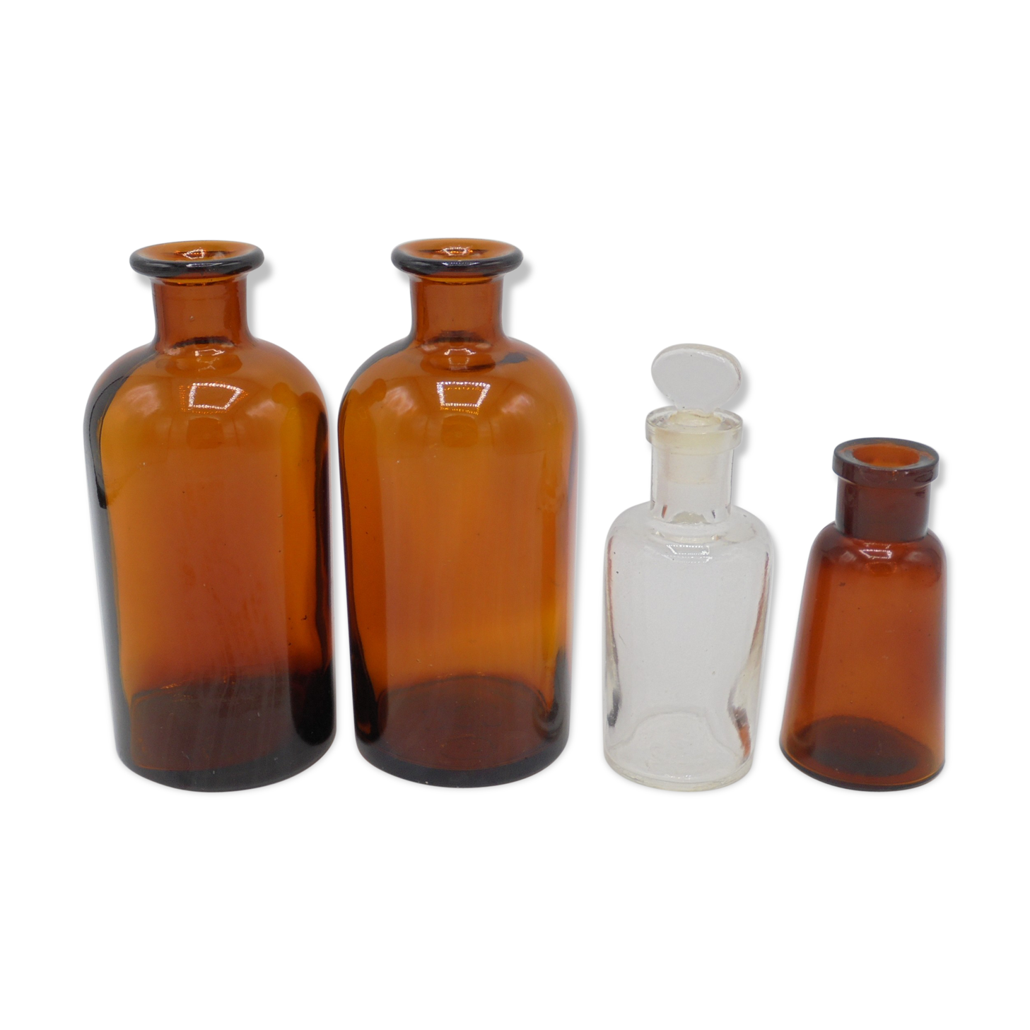 Lot de 4 anciens flacons pharmaceutiques