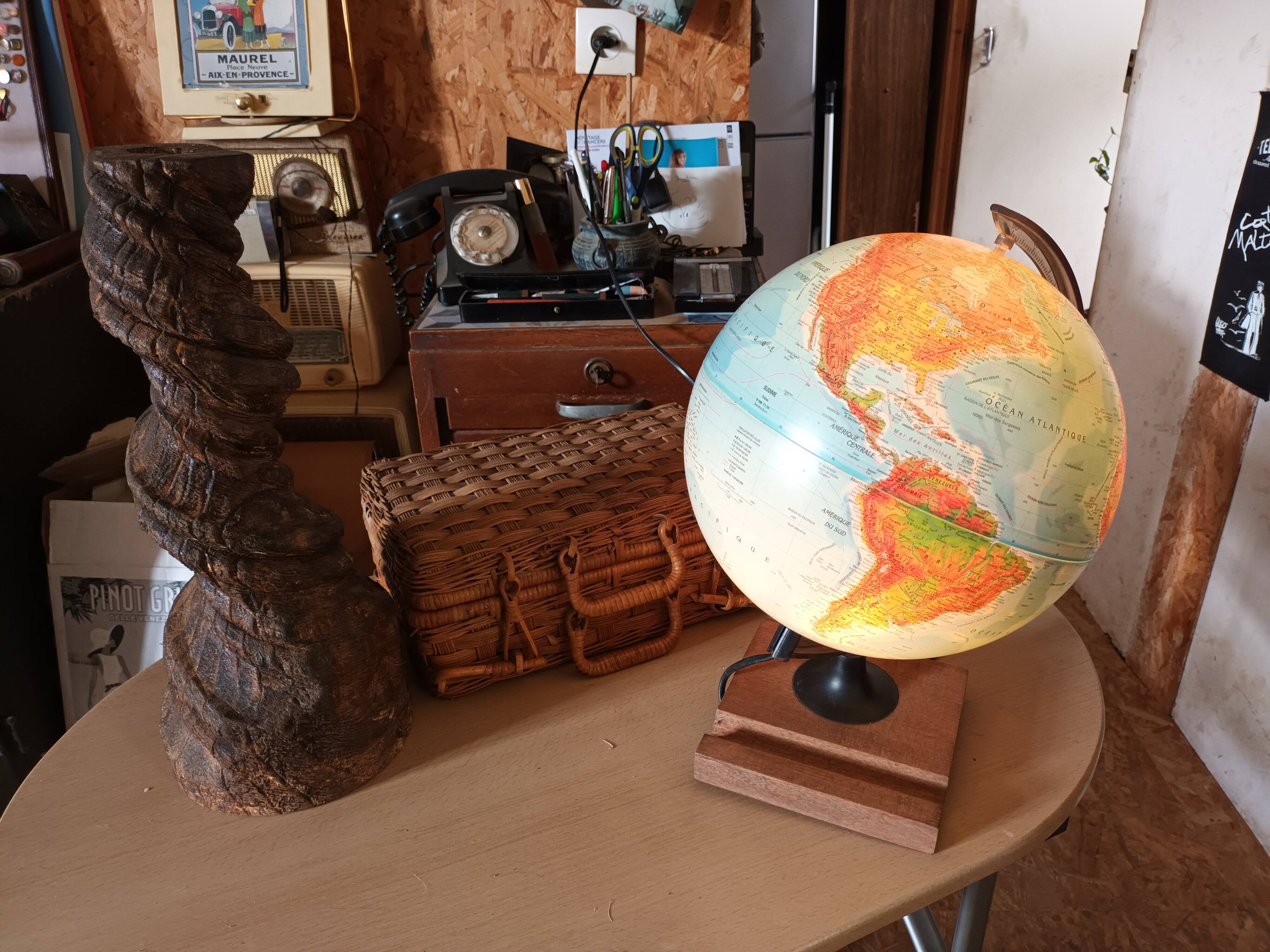 Globe terrestre lumineux