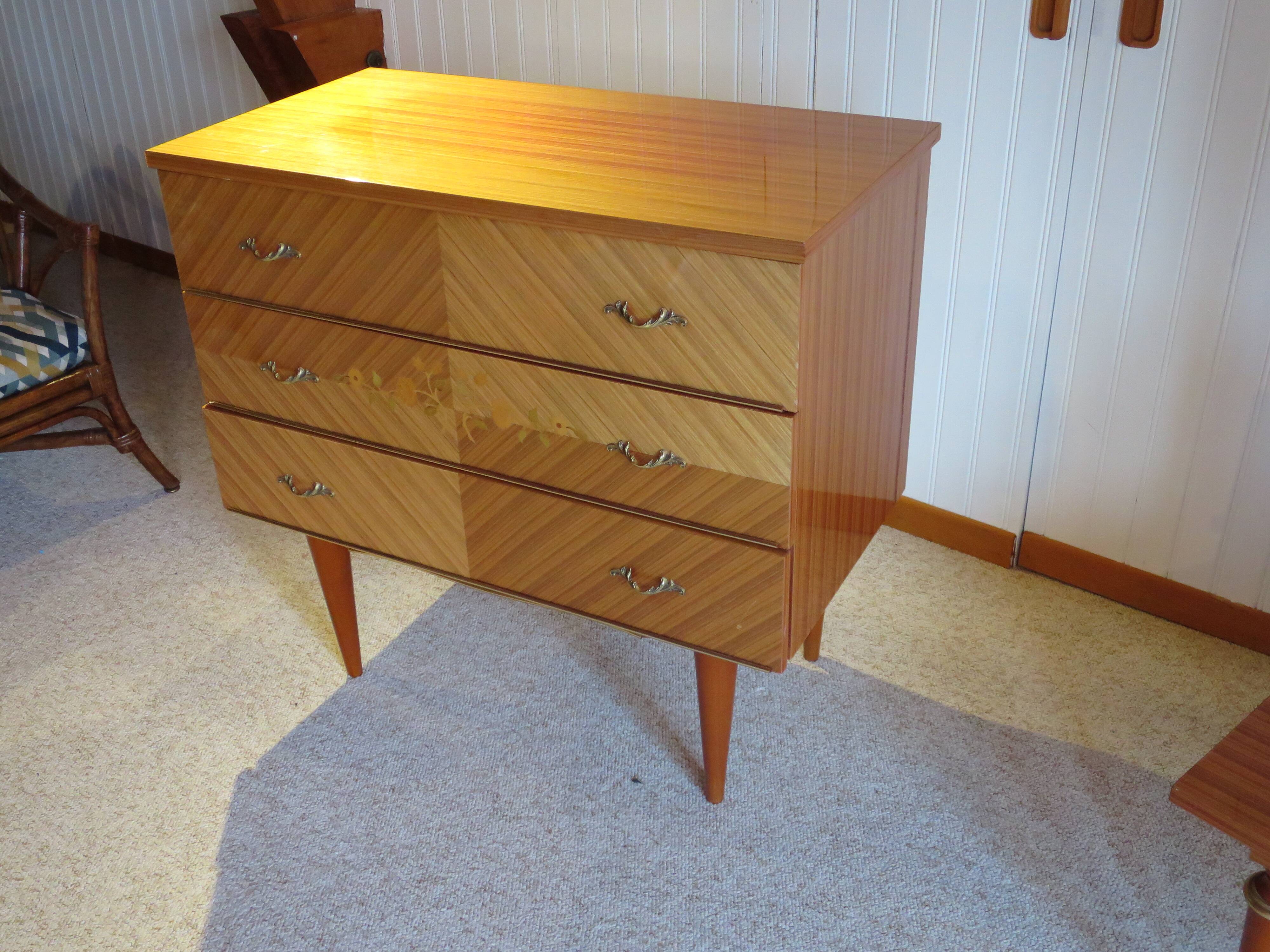 3-drawer chest of drawers - 60s - vintage - marquetry effect - spinning top feet