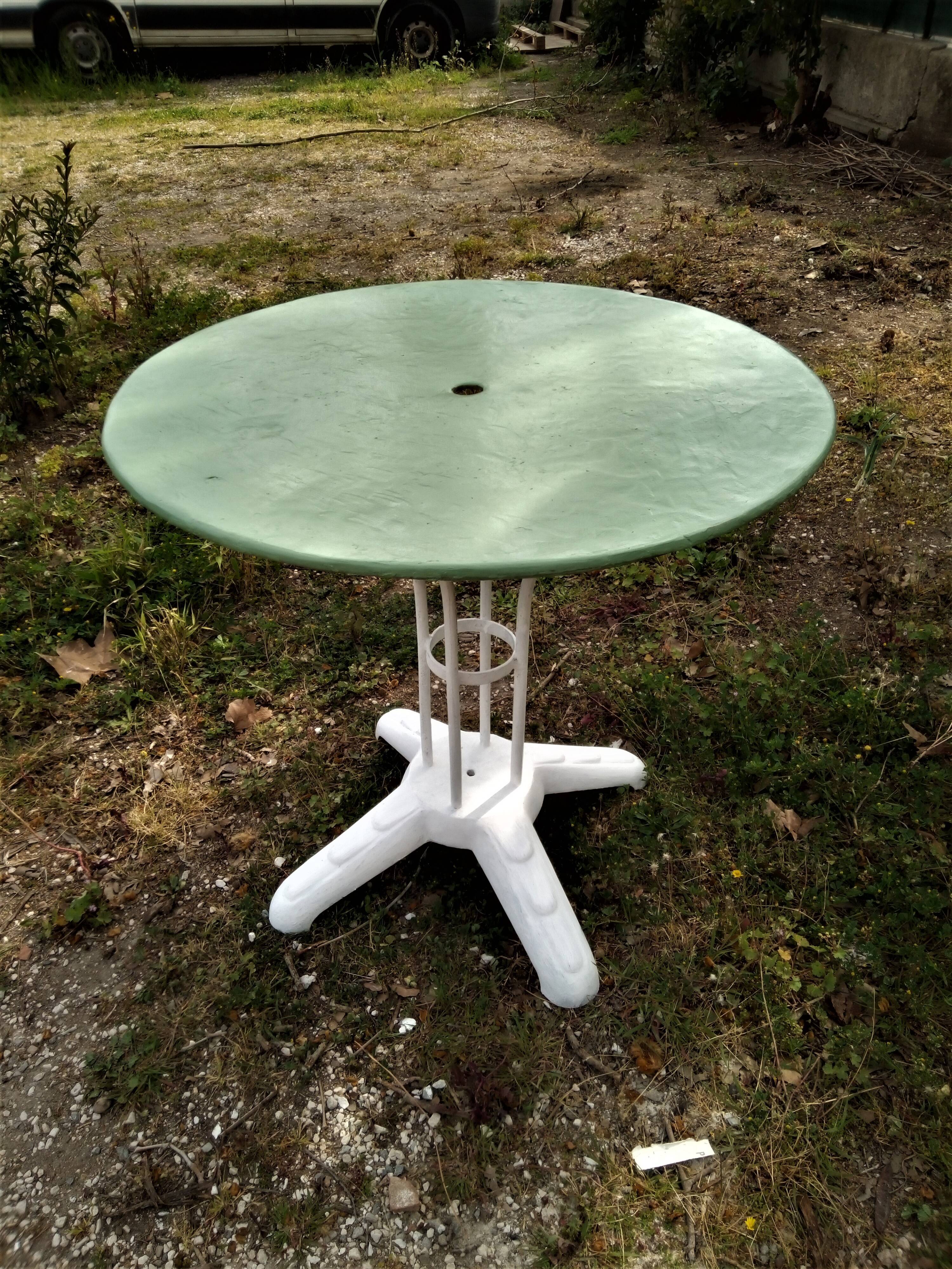 Garden pedestal from the 1930s
