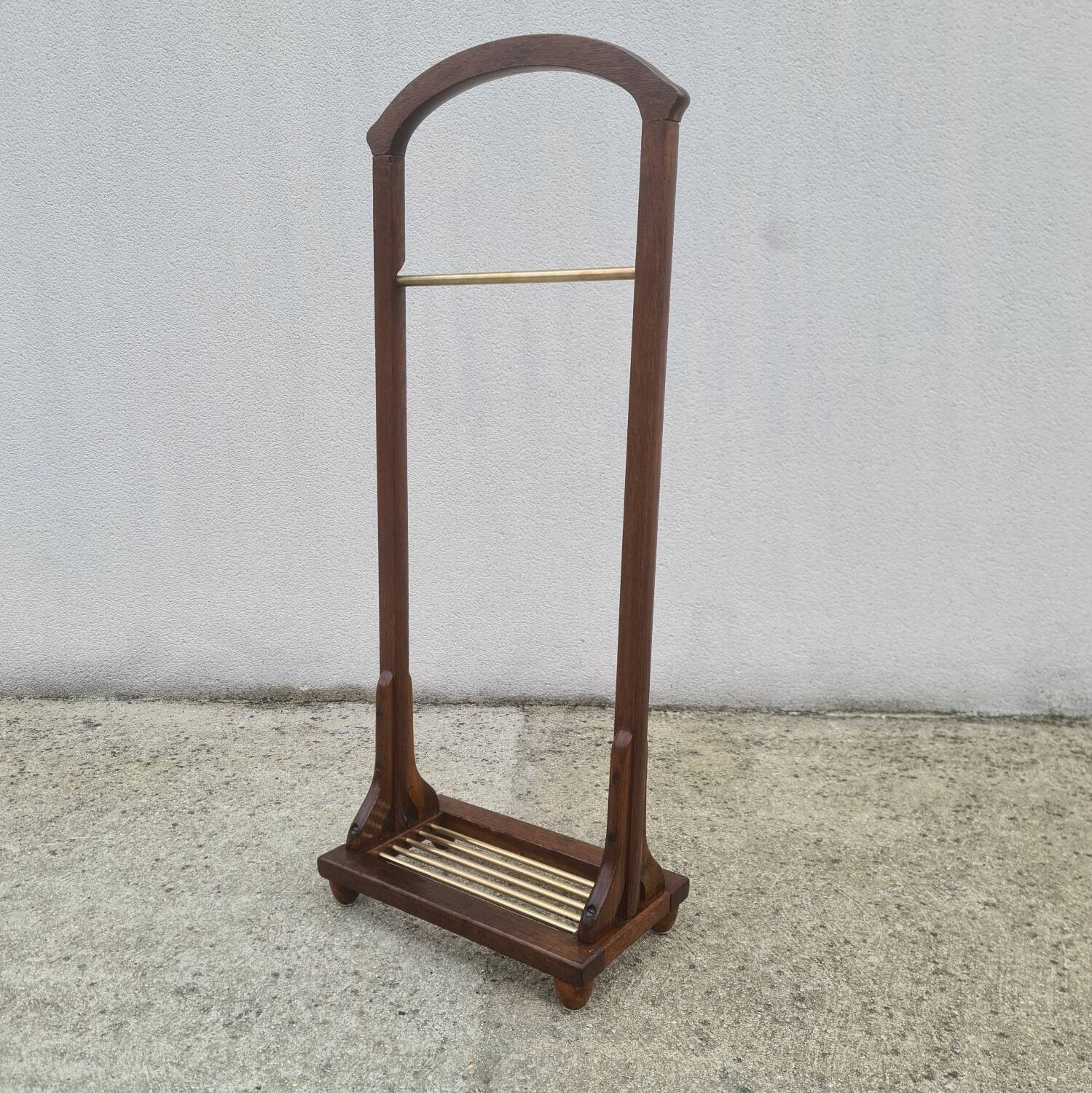 Valet, night, Old Art Deco