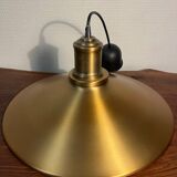 Suspension in gold aluminum metal