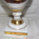 Paire vases porcelaine de paris signée PP en creux décors tournant peints main anses dorées