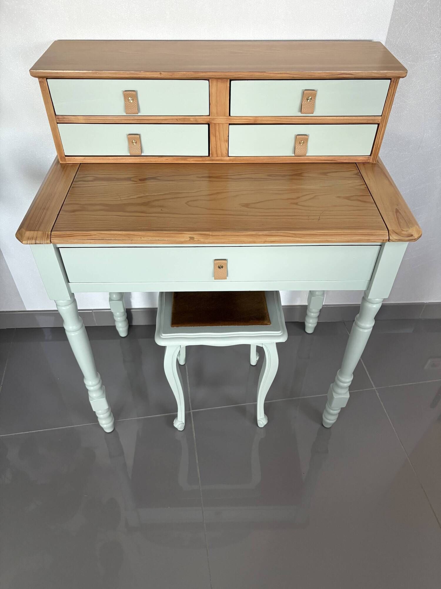 Coiffeuse / Bureau rénové et Tabouret velours, Touche Naturelle Moderne