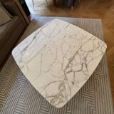 Fiorile model coffee table by poltrona Frau in calacatta marble