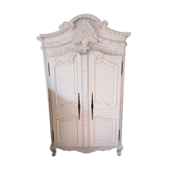 Armoire provençale peinte blanche avec fronton
