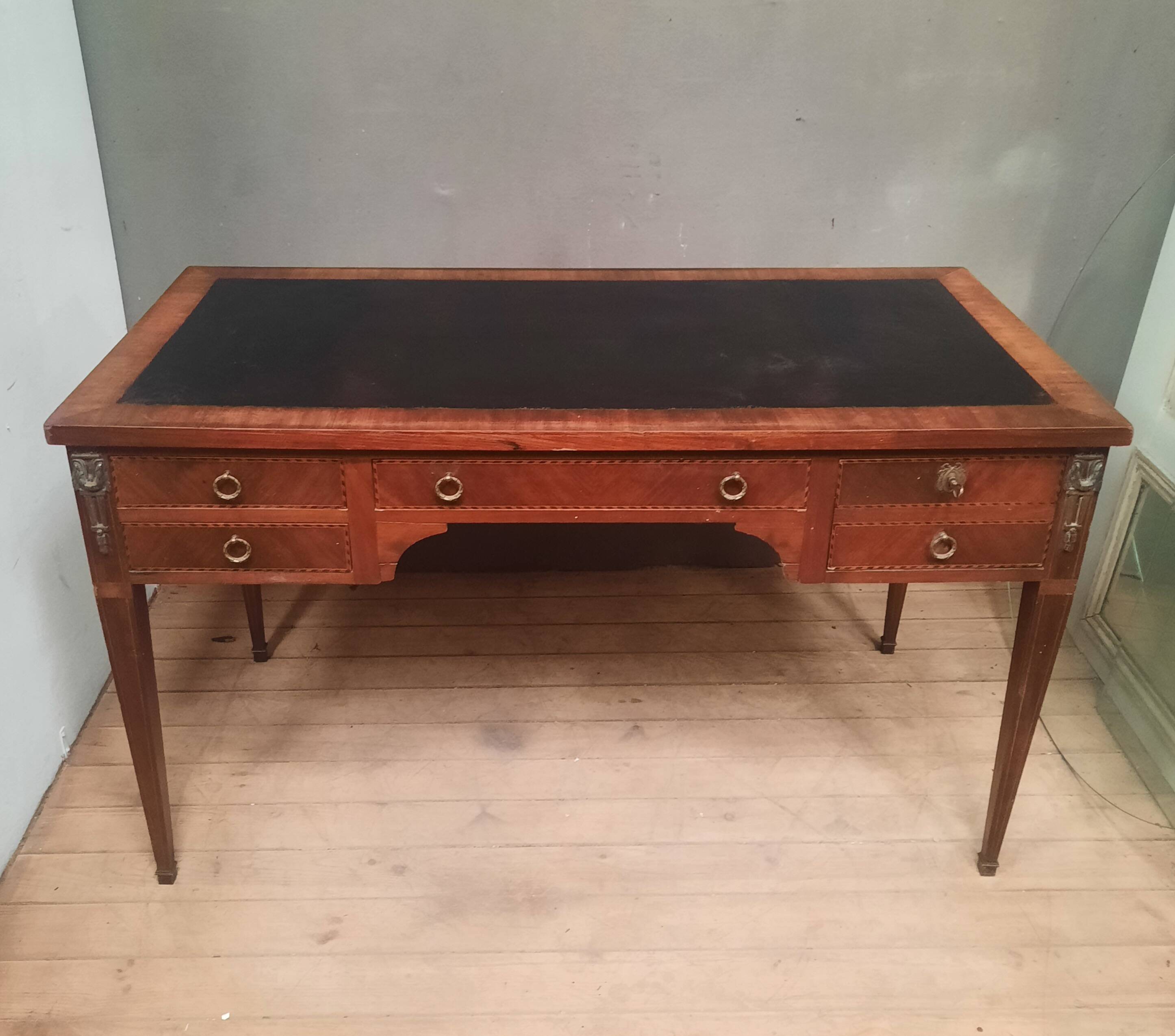1900 Louis XVI style veneer flat desk