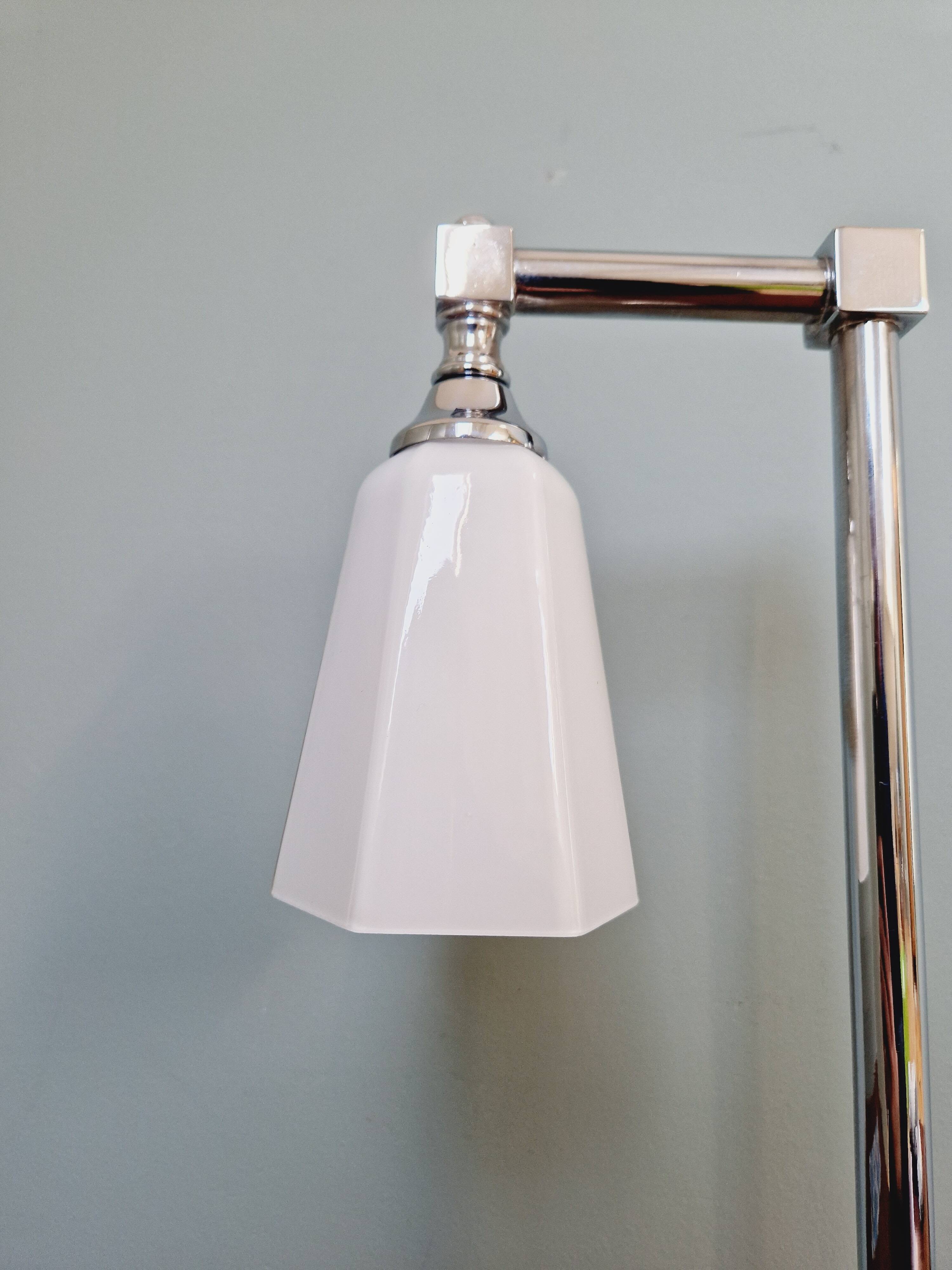 Desk lamp in chrome metal and white opaline