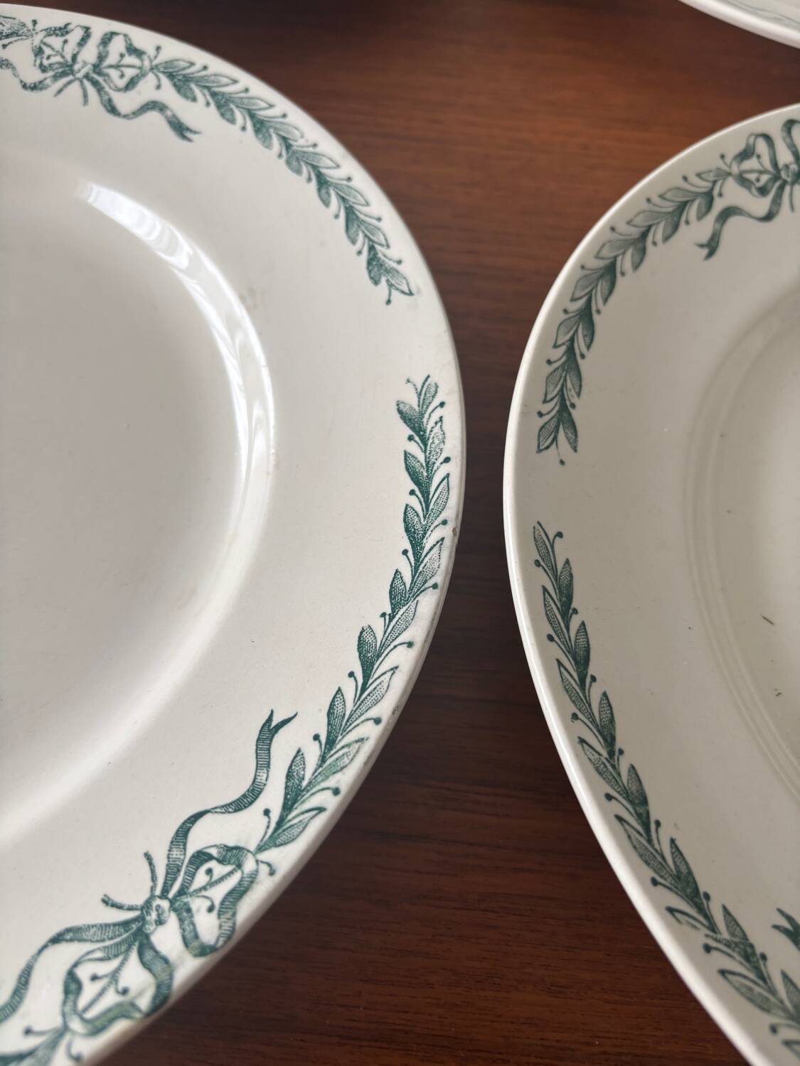 Set of 4 ironstone plates Longchamp model Belleville – Vais