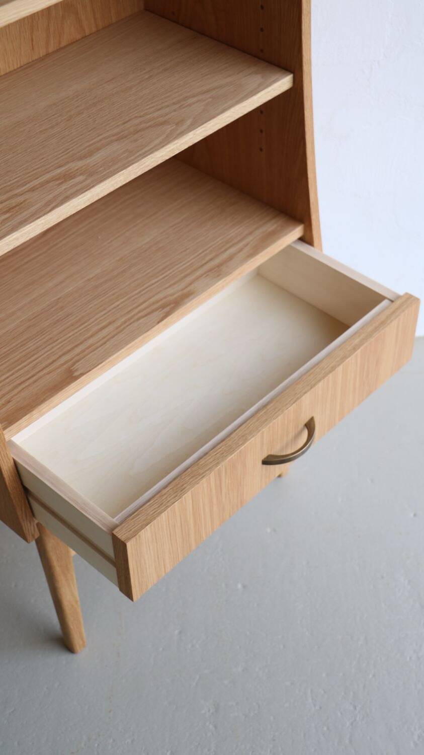 Bibliothèque avec tiroir