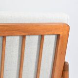 Canapé deux places beige de style scandinave