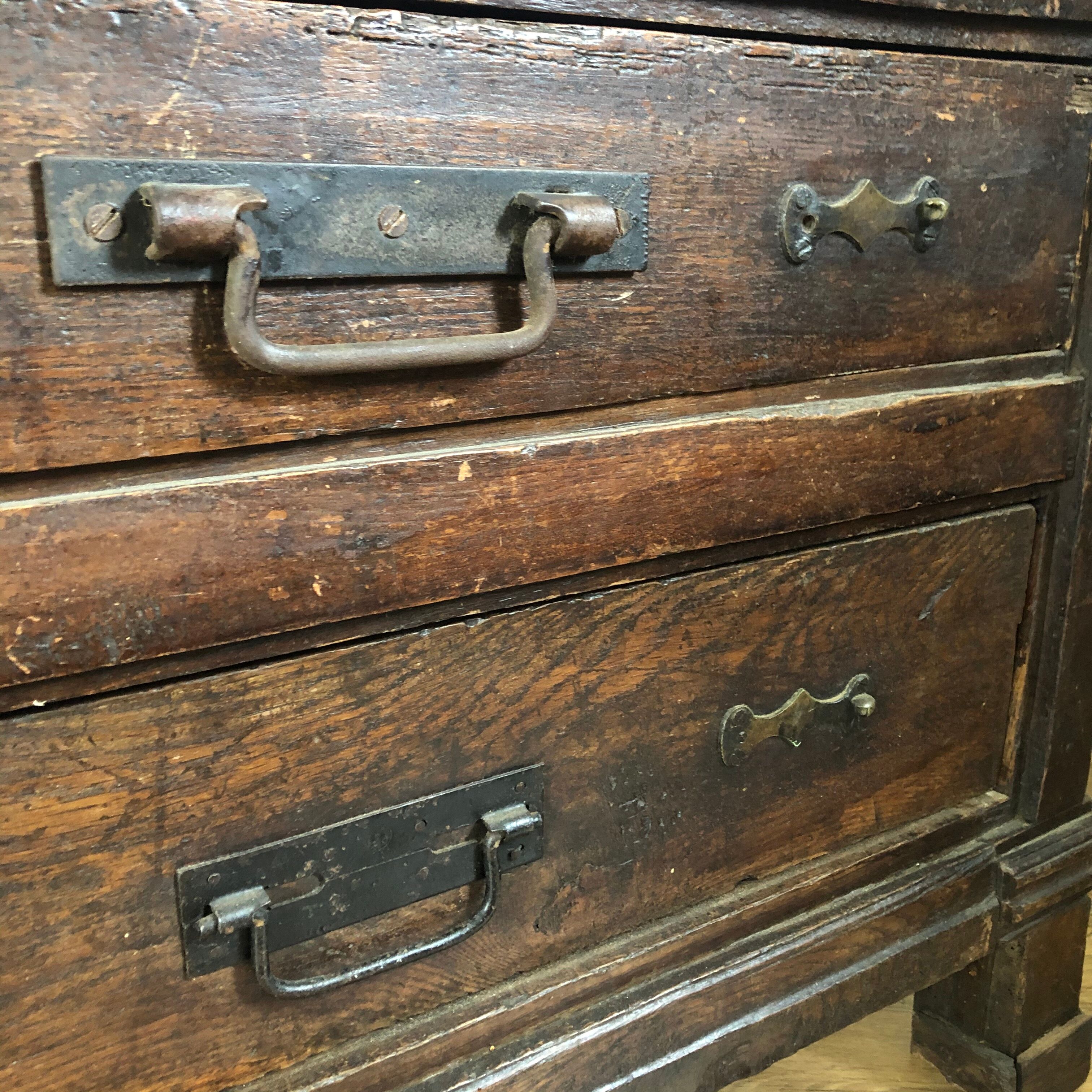 Former dresser - Popular Art XlX