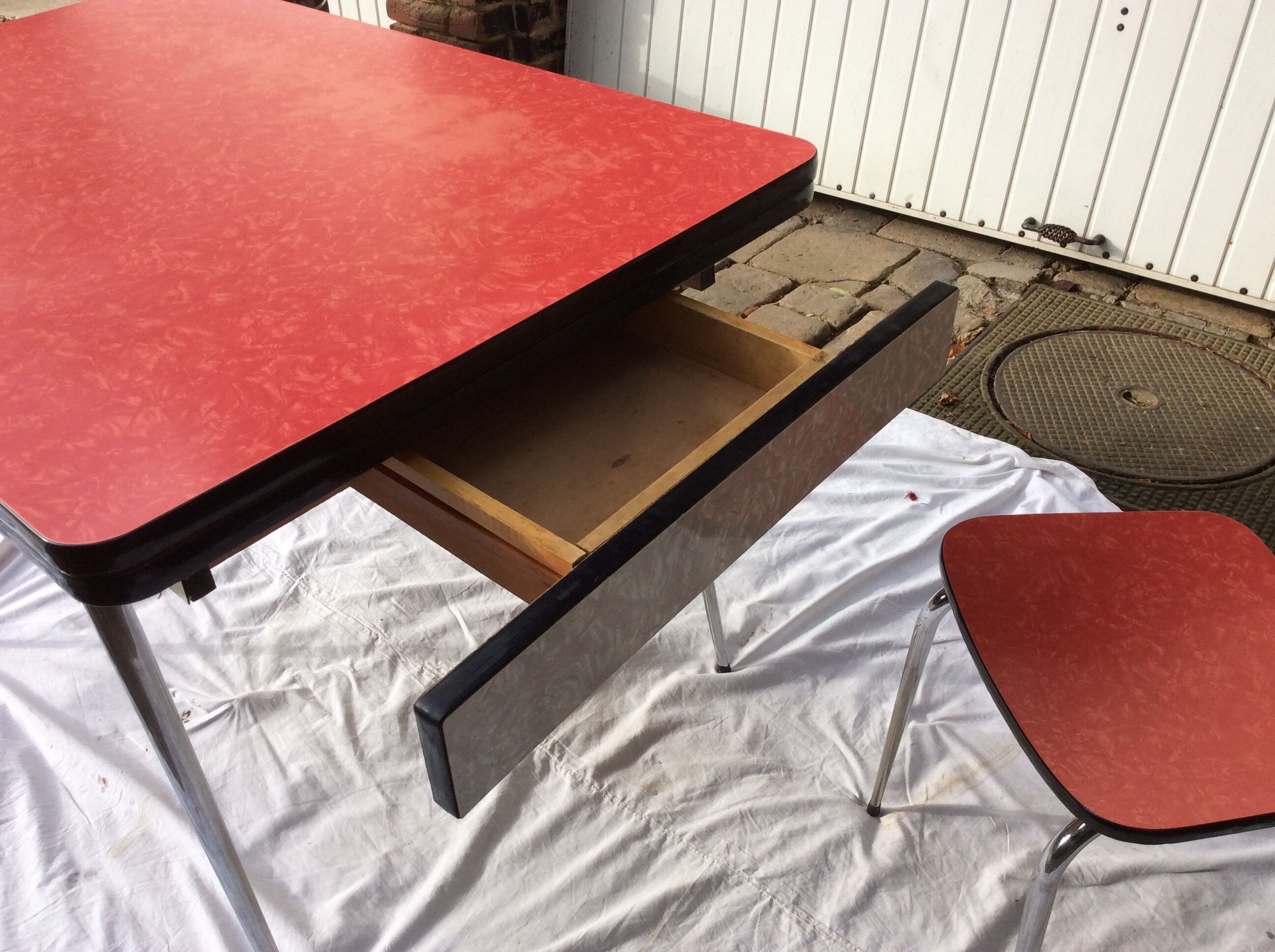 Kitchen 60' + 1 matching Chair table