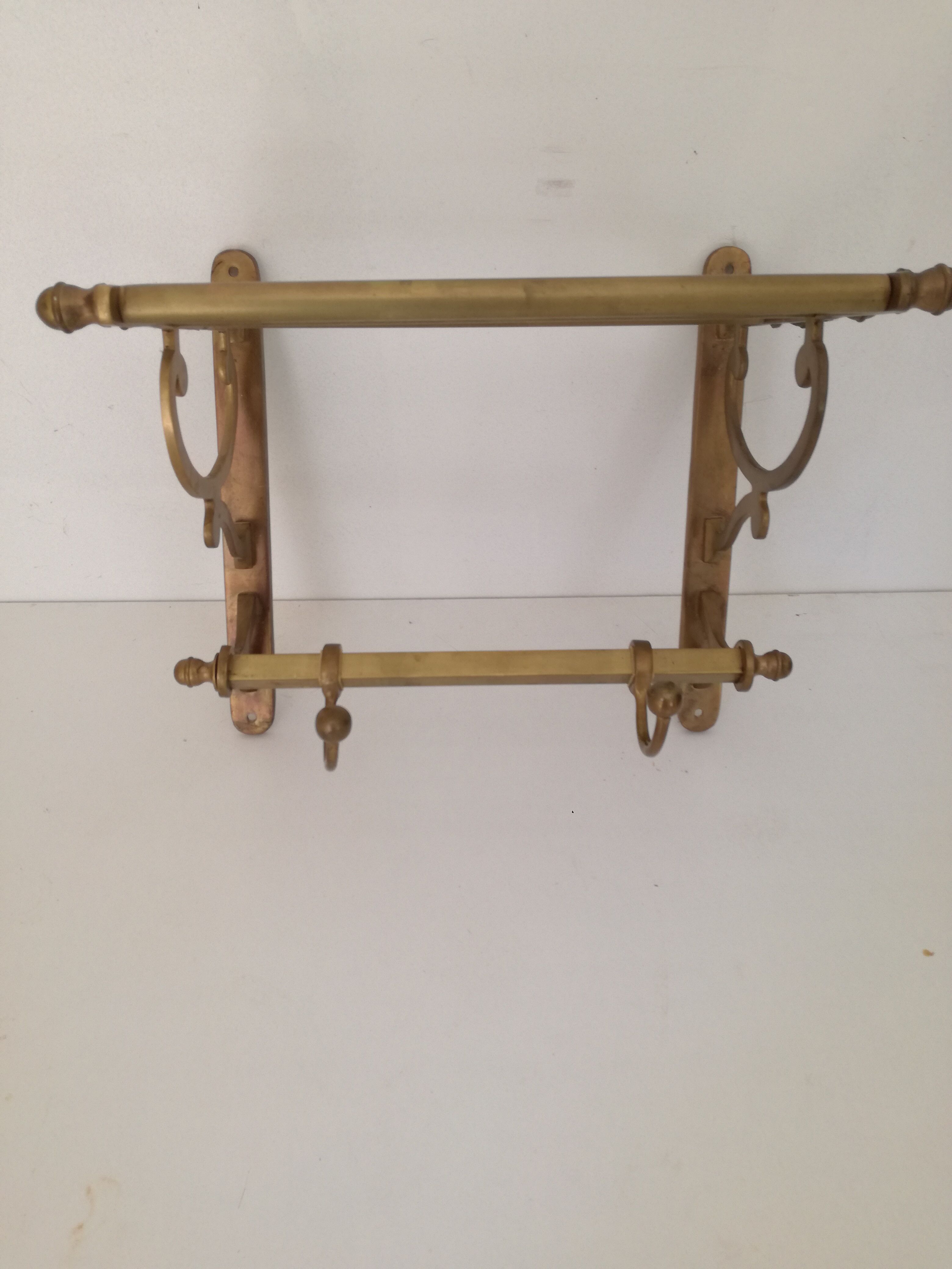 Wall coat rack