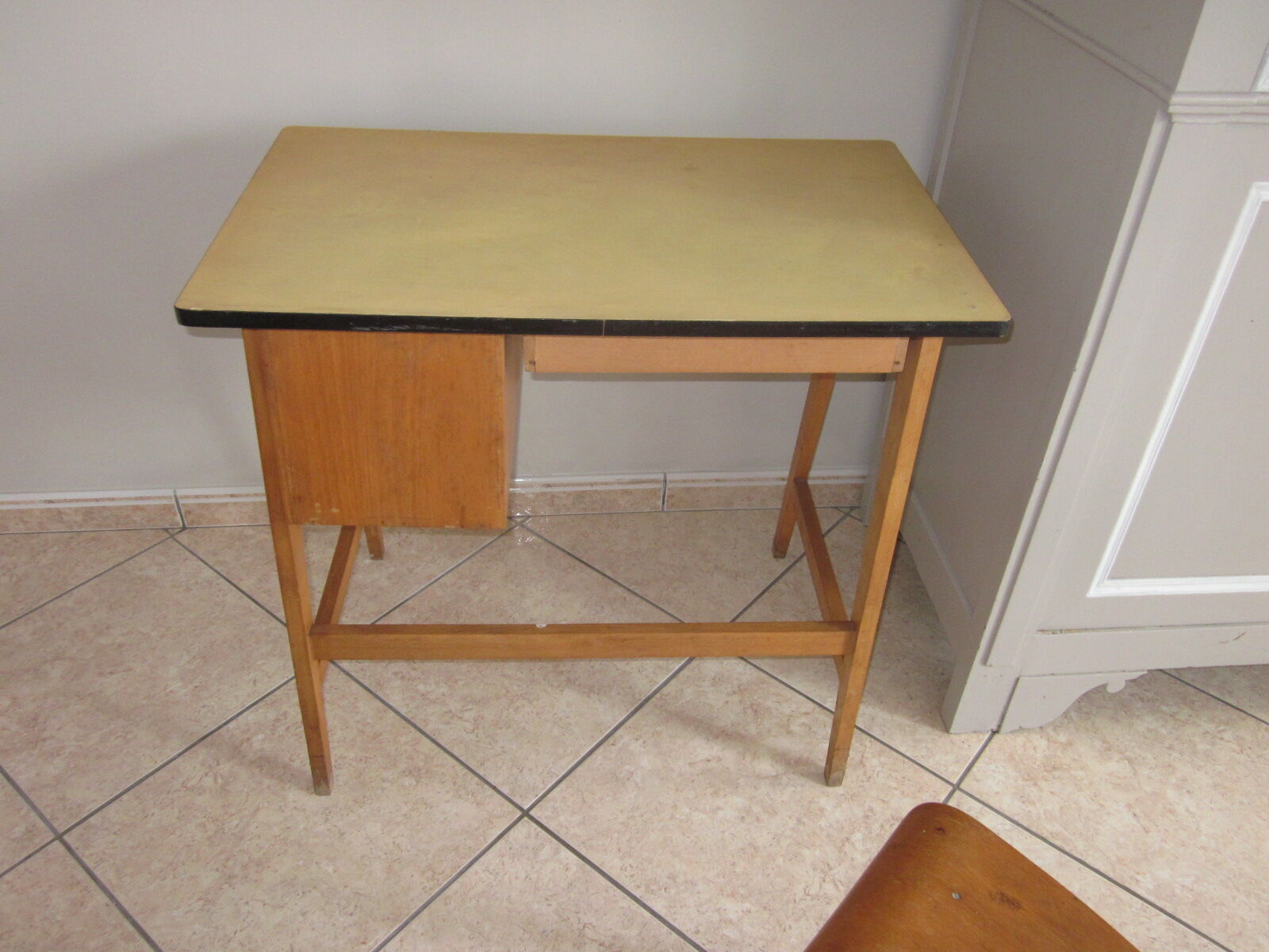 Bureau d'enfant vintage