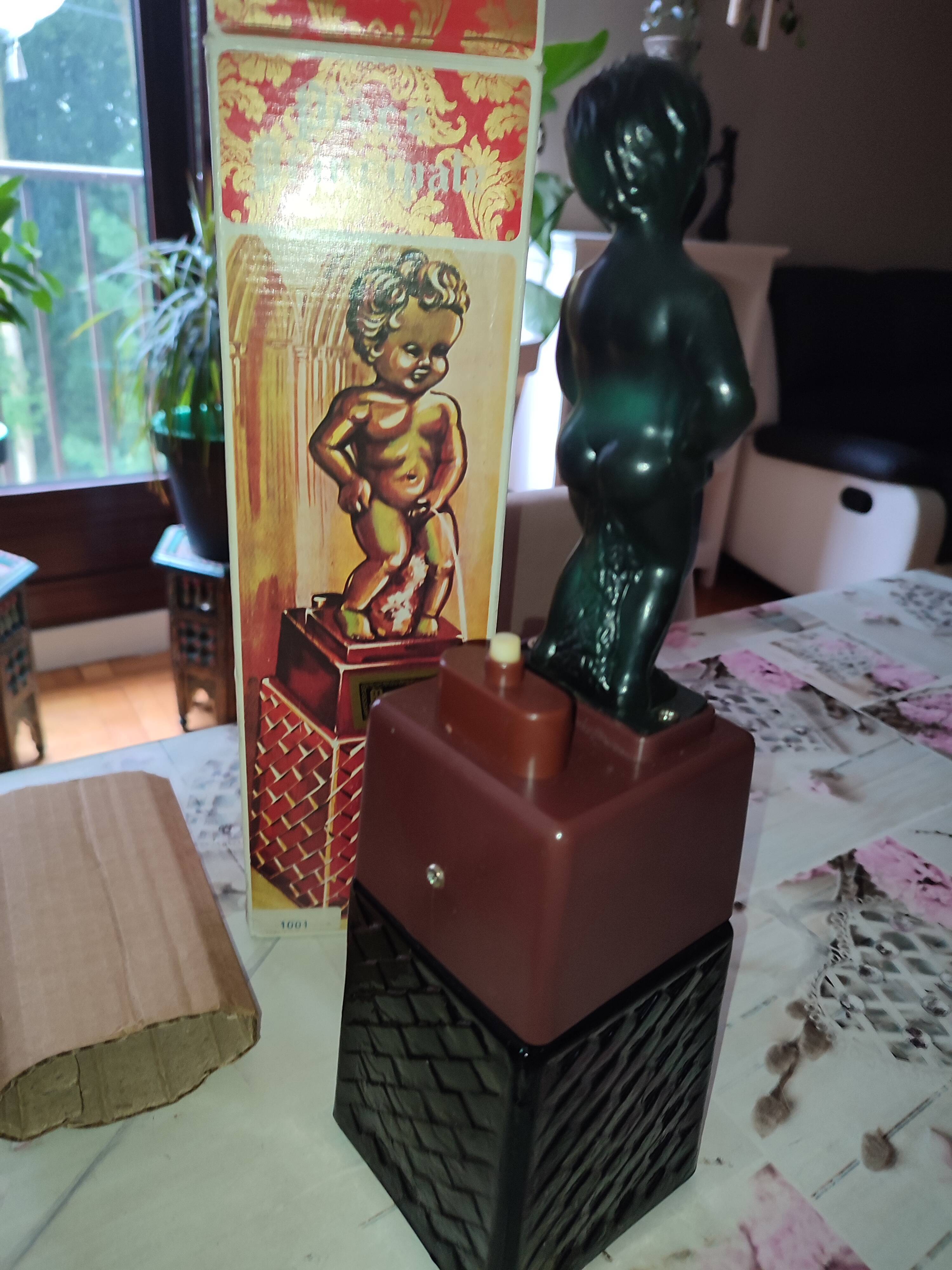 Manneken-pis bottle