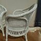Paire de fauteuils blancs en rotin
