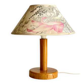 LAMP in Solid Pine Floral Shade VINTAGE