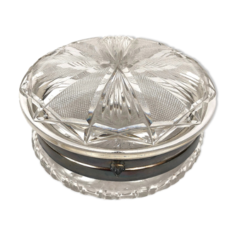 Round box in cut crystal and silver metal strapping