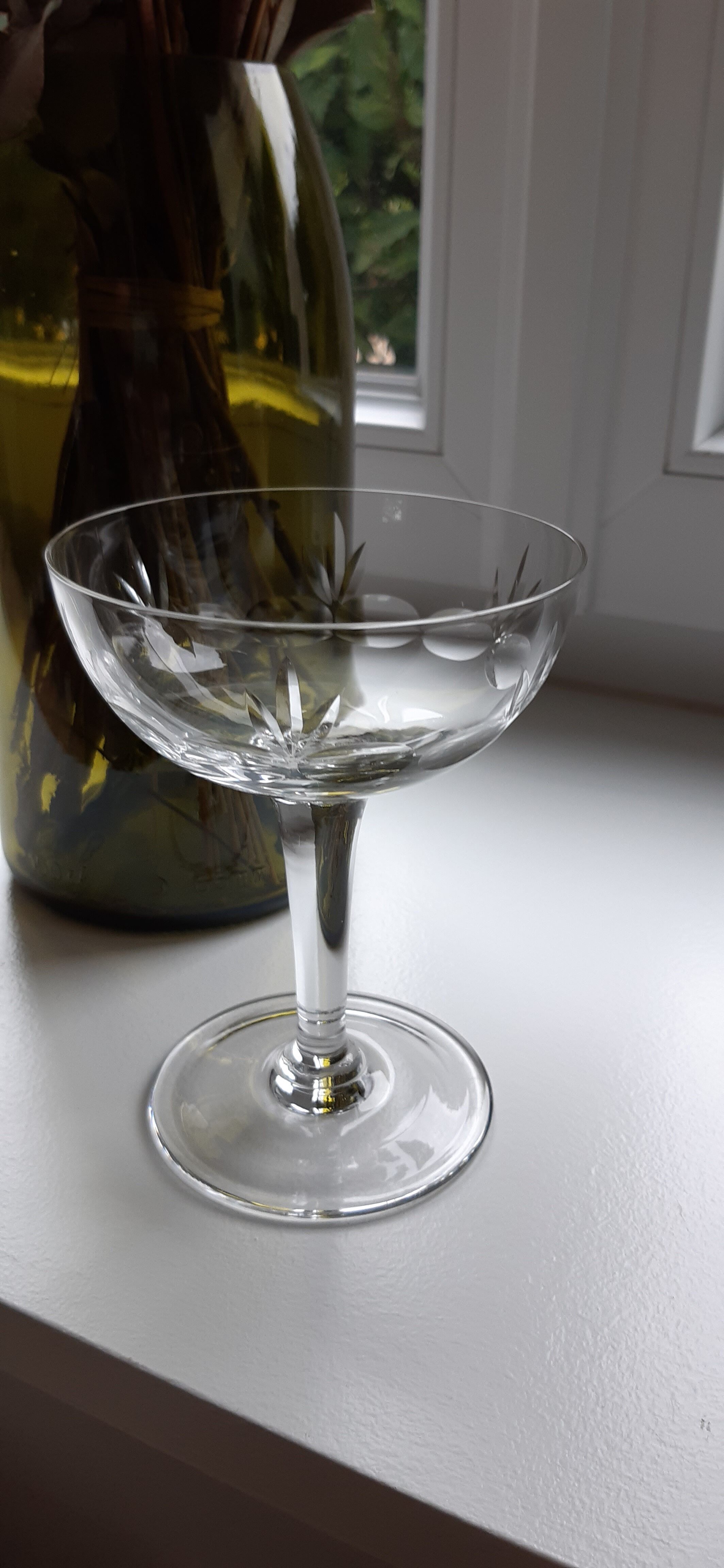 Set of 8 crystal cups engraved 30s