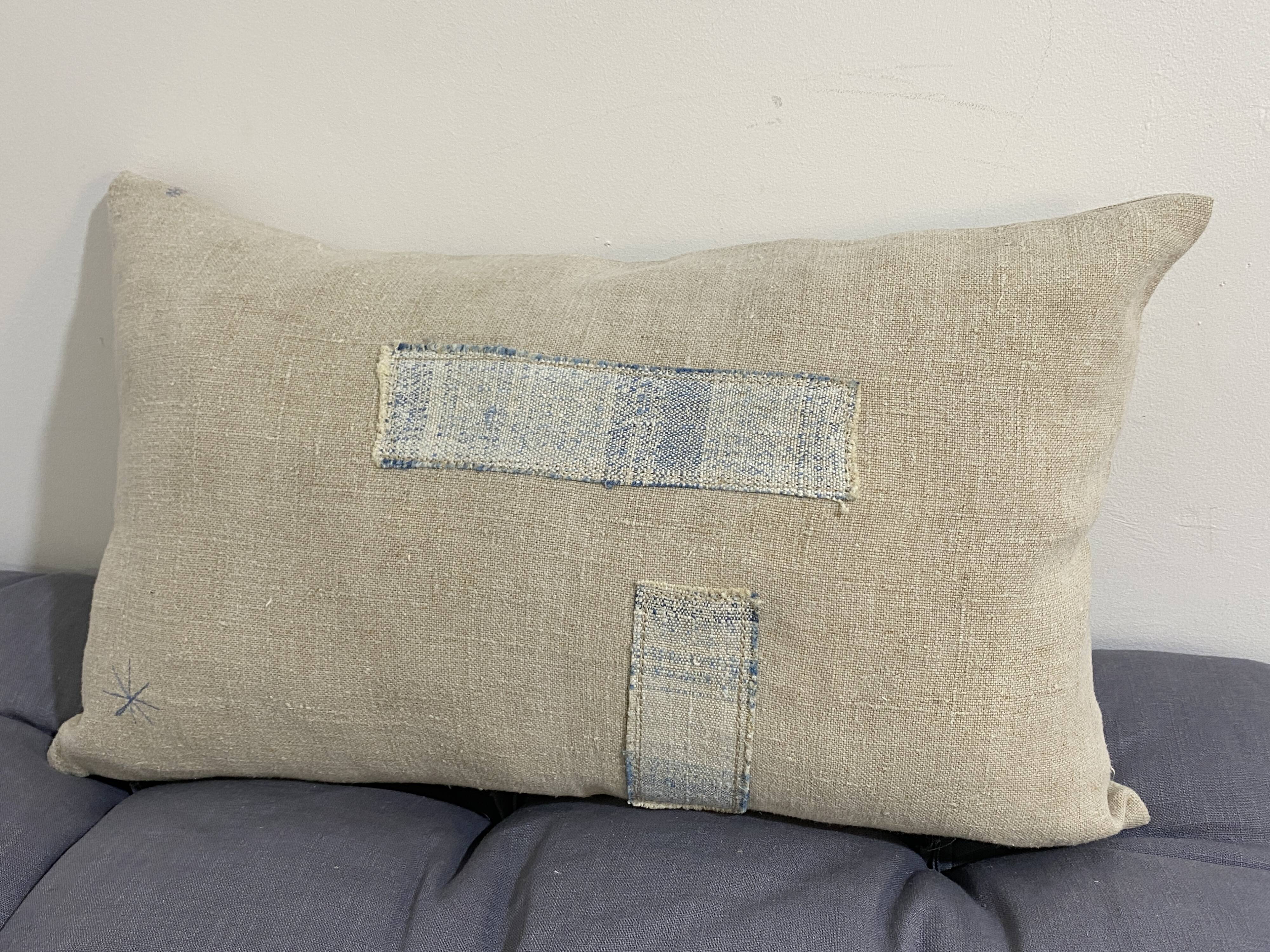 Coussin artisanal en toile ancienne style Kilim
