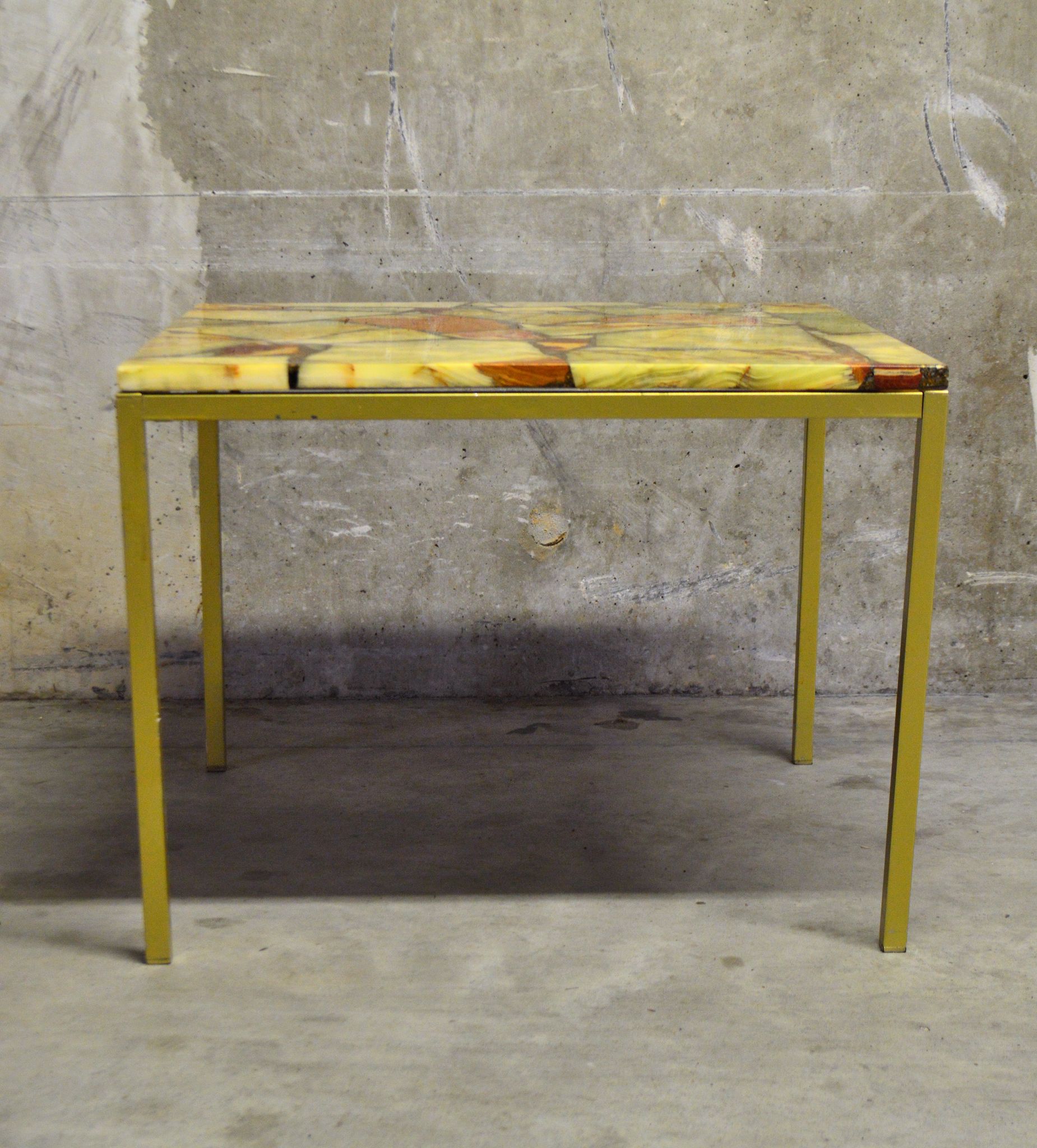 Marble coffee table from the 60s/70s Italian design