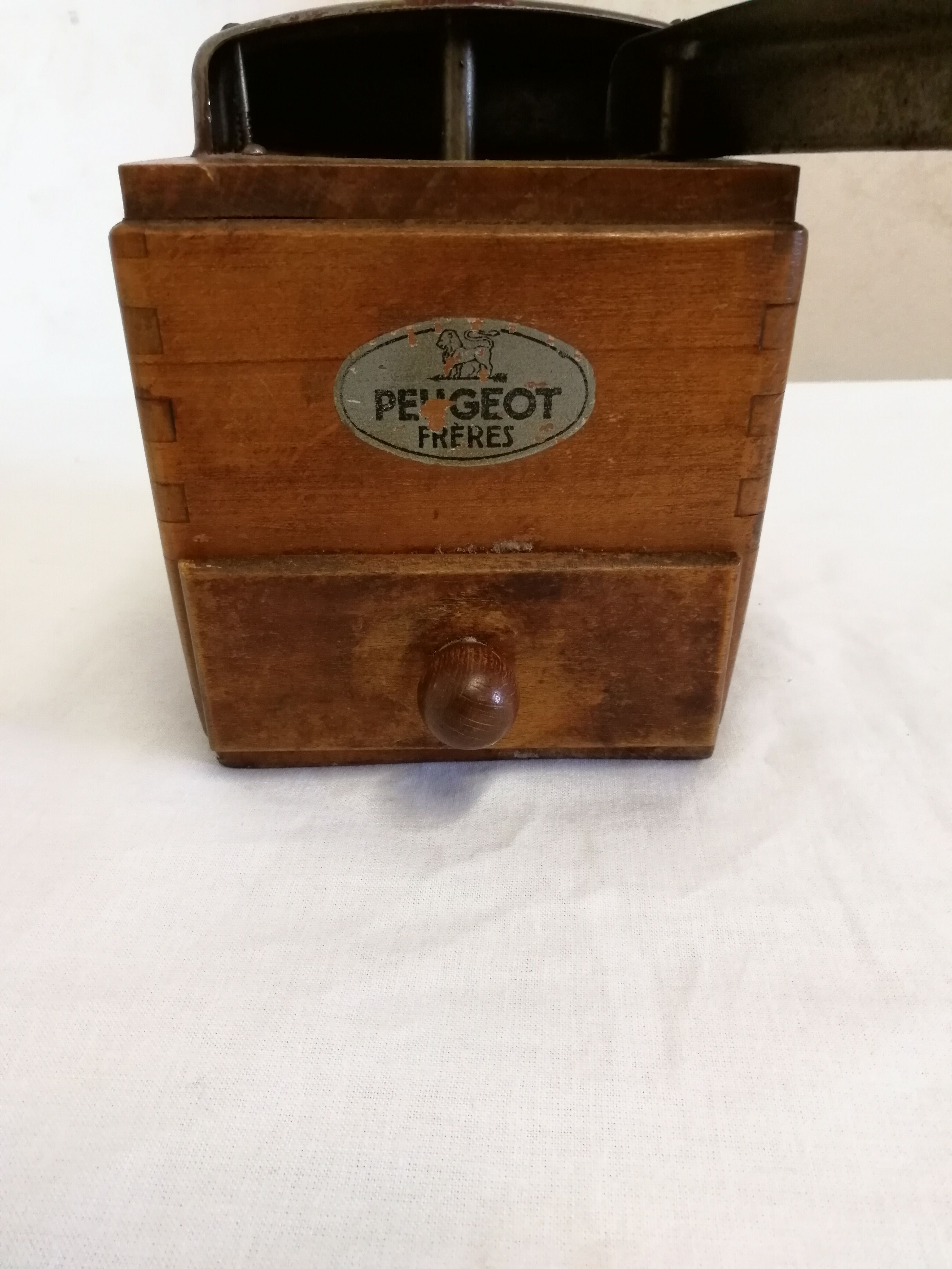 Former coffee mill peugeot frères