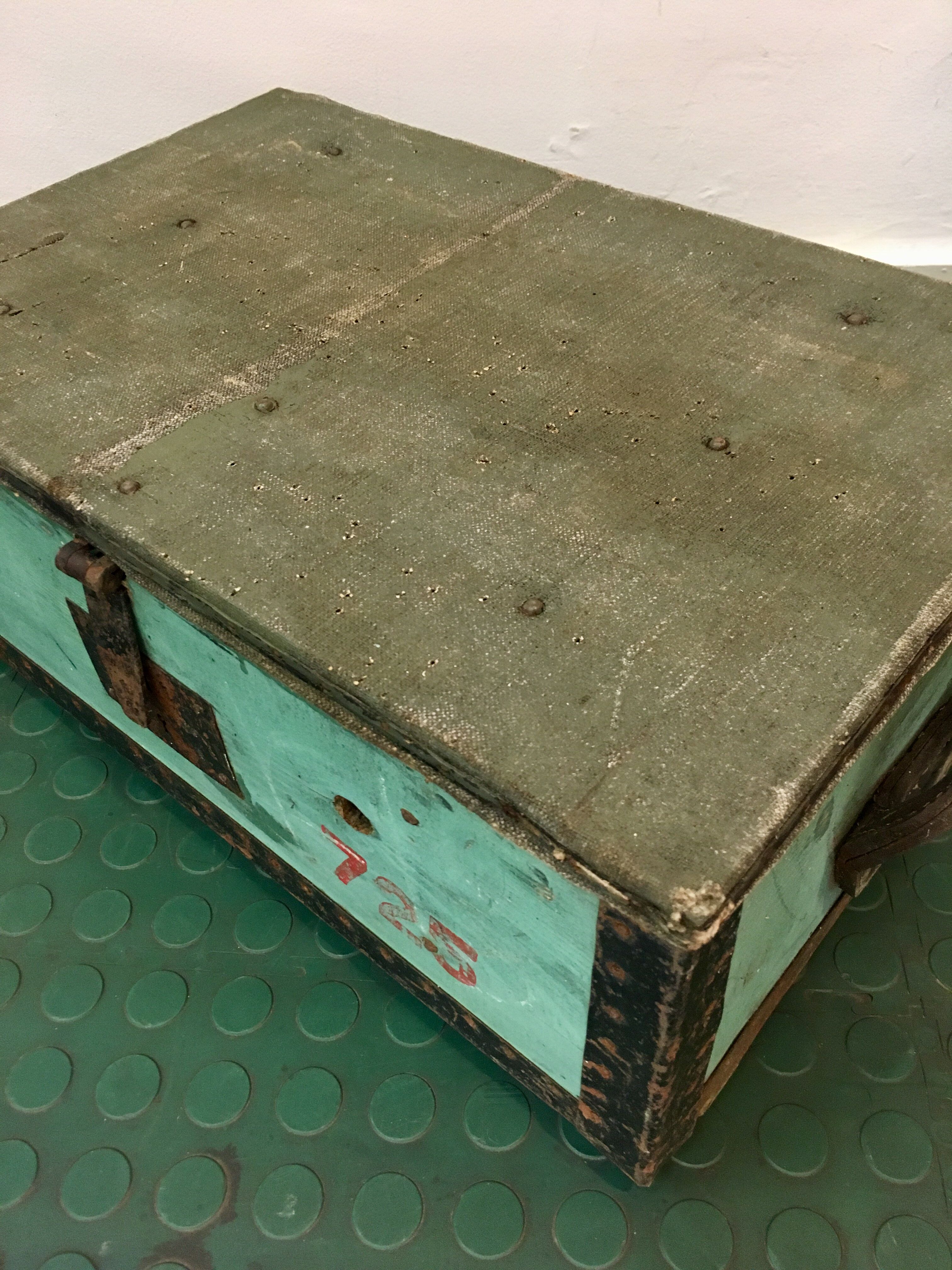 Caisse coffre de transport vintage n°725