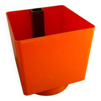 Vintage Grosfillex orange planter